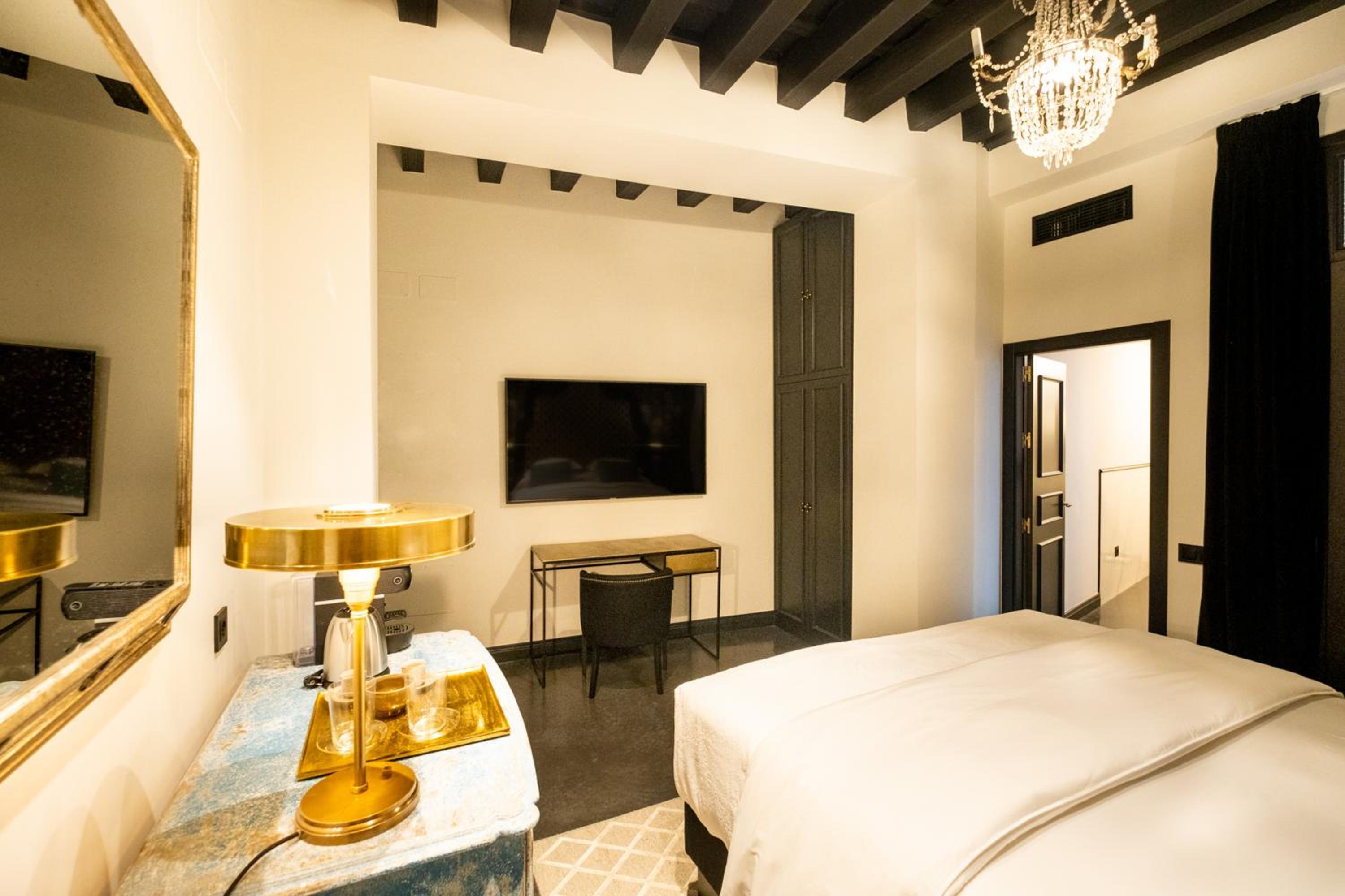 Superior Double Room - Photo 10