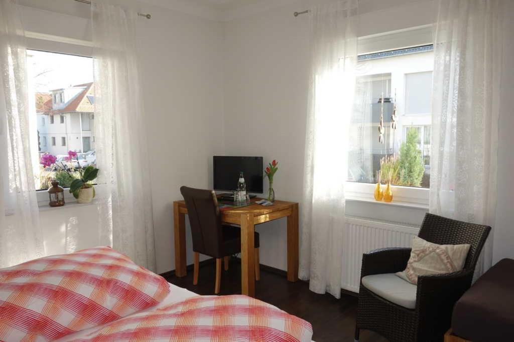 Family Room with Terrace photo 3