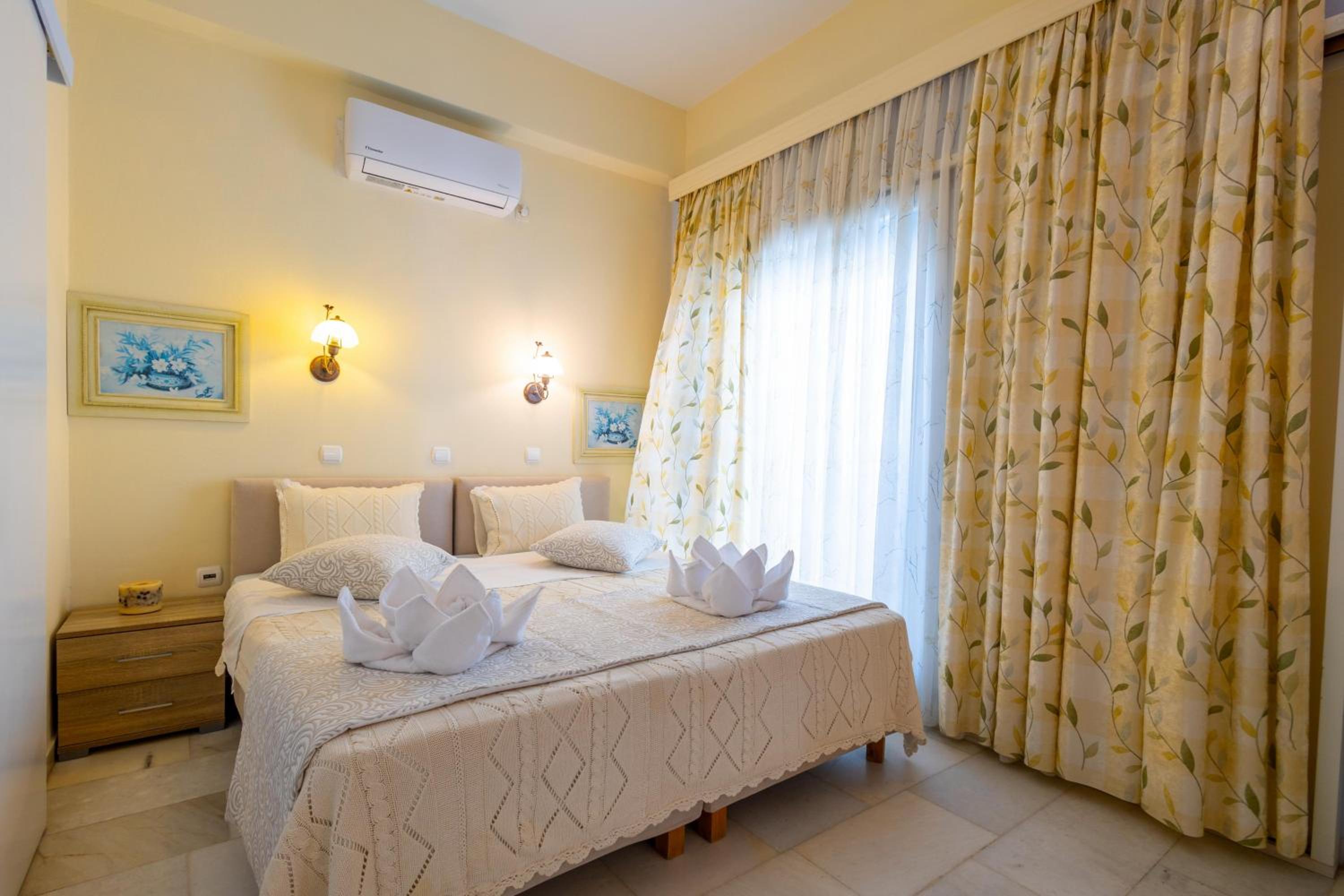 Economy Triple Room