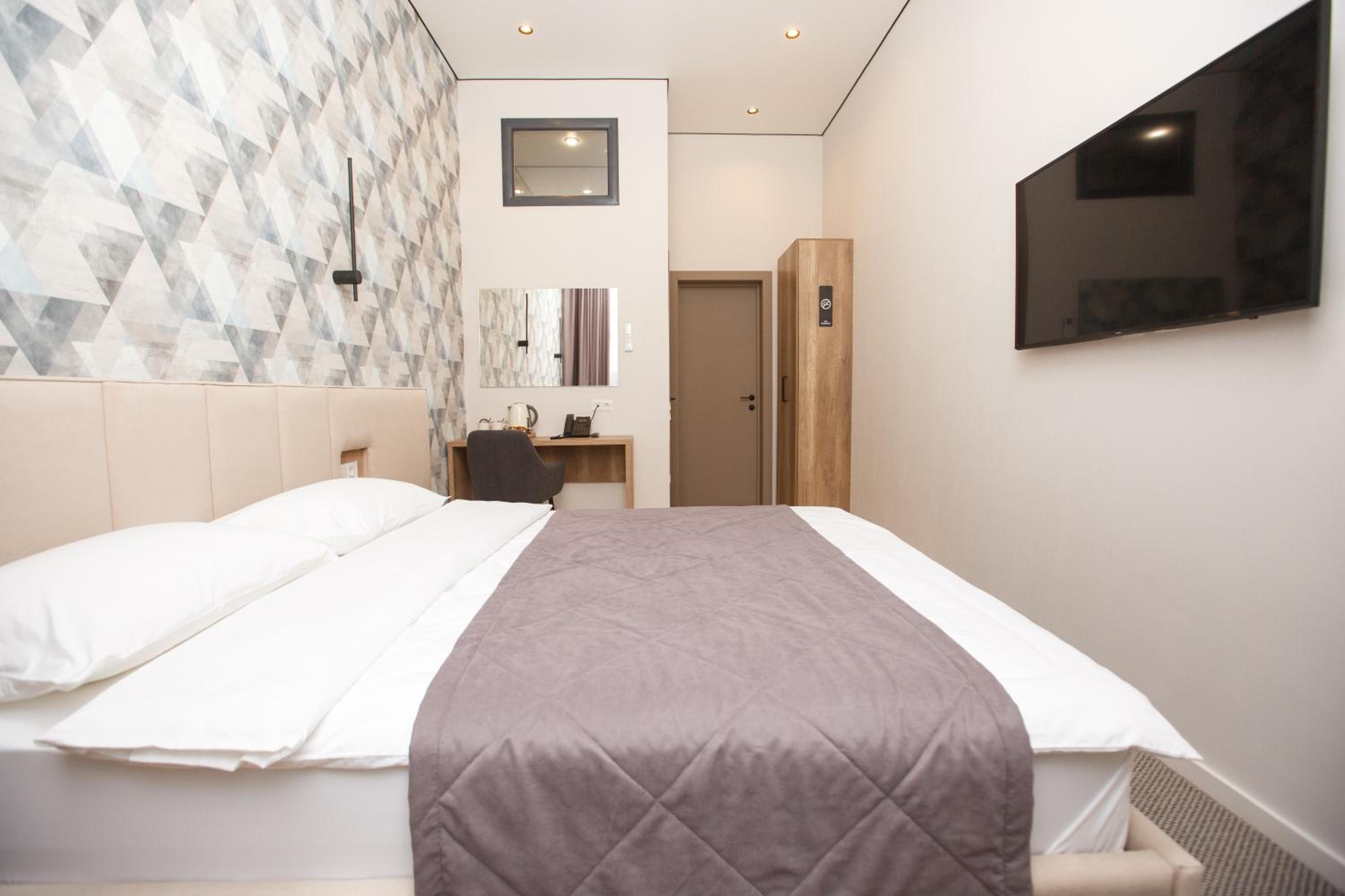 Double Room with Private Bathroom photo 2