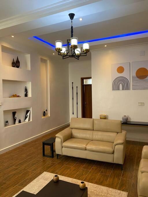 One-Bedroom House photo 1