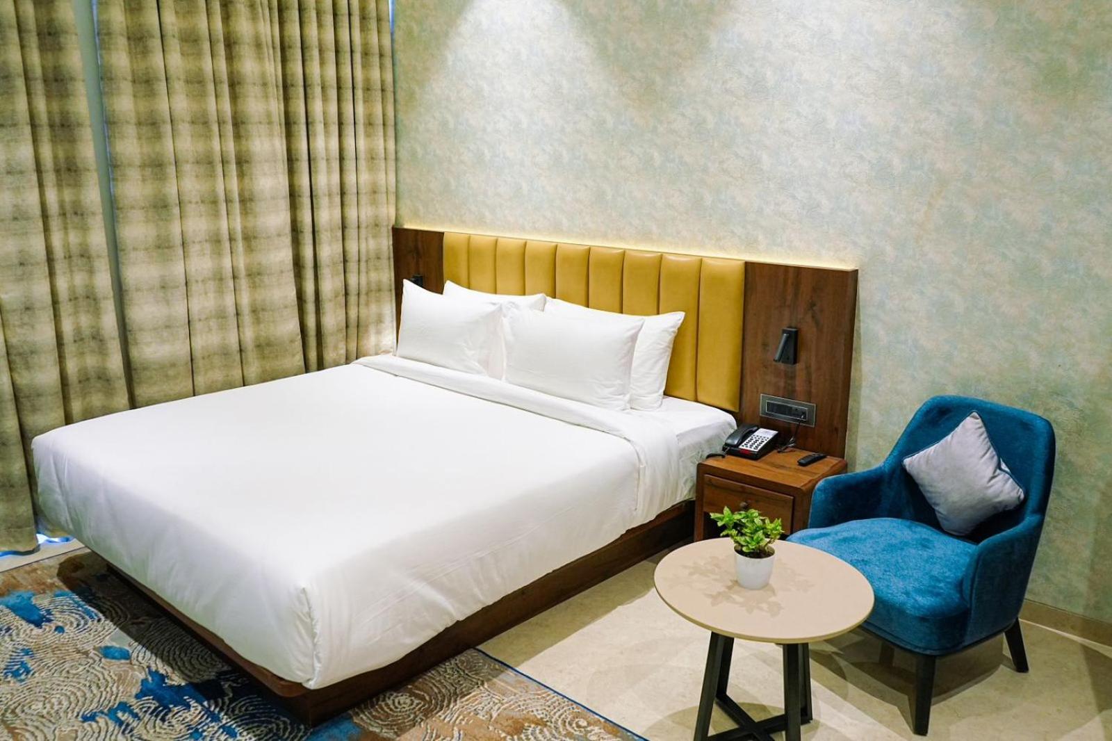 Deluxe Room - Photo 4