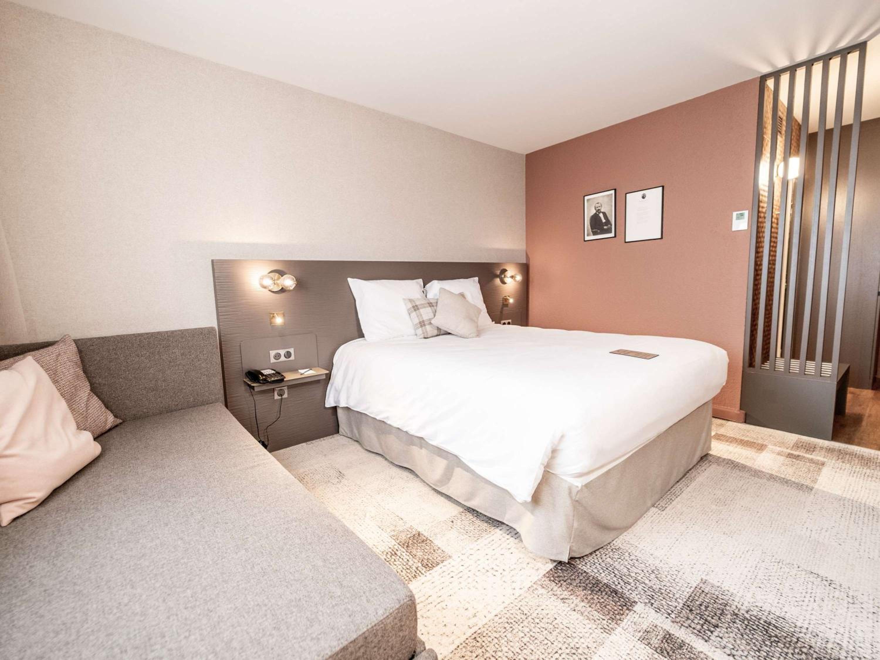 Superior Double Room with Sofa Bed photo 3