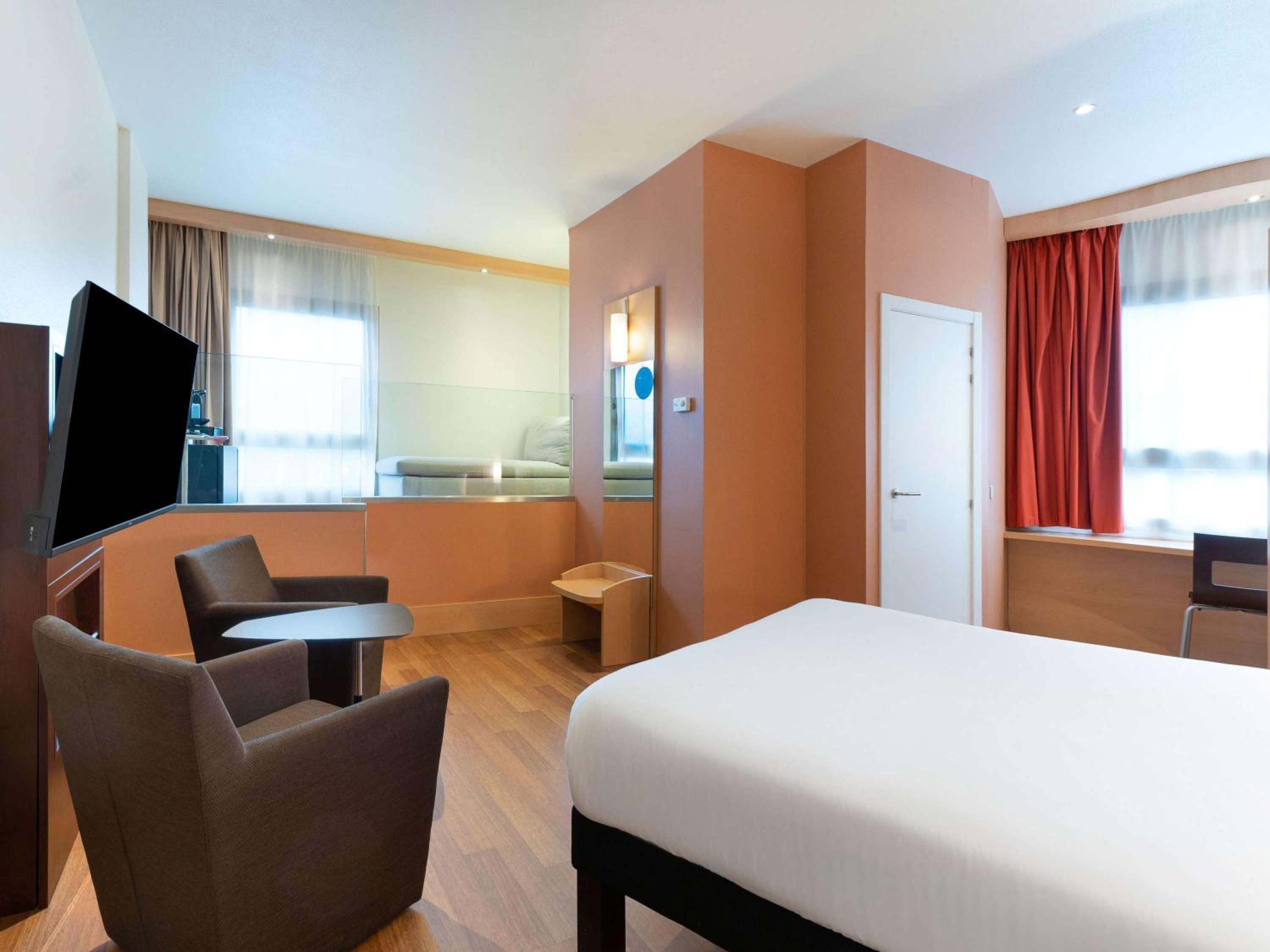 Double Room - Photo 12