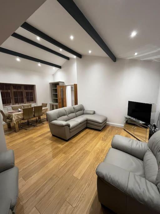 Three-Bedroom House photo 1