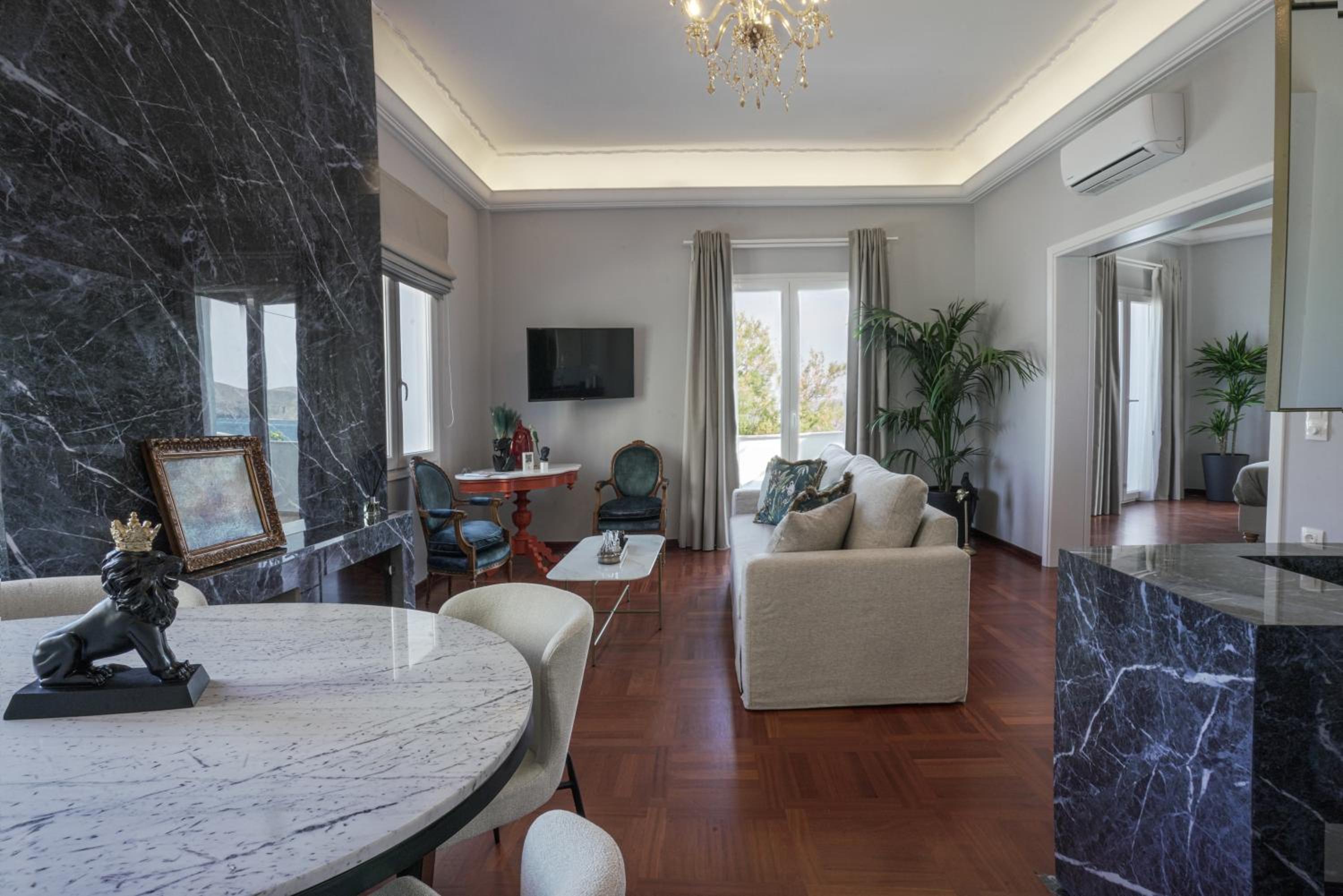 Athina Grand Suite with Sea View photo 2