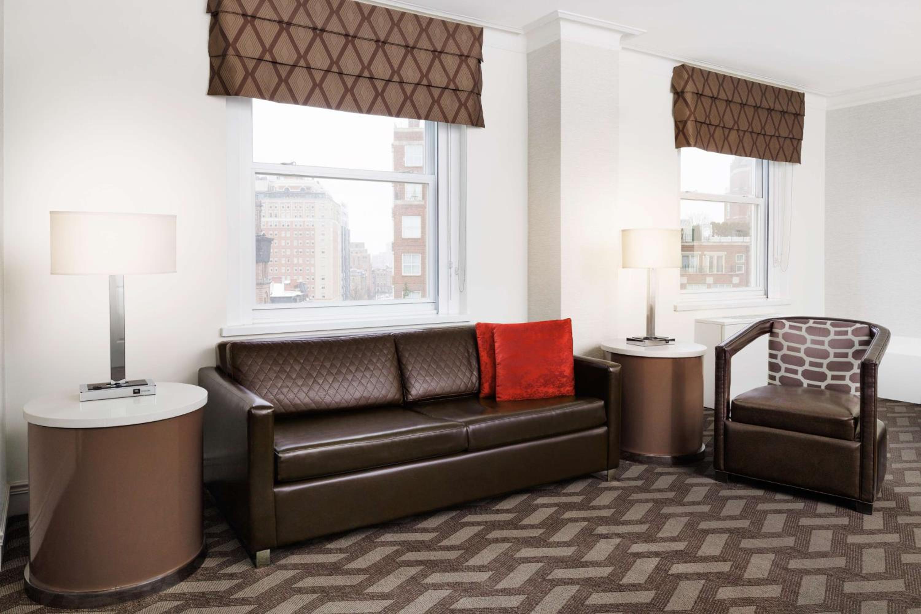 King Studio Suite with Sofa Bed - Photo 4