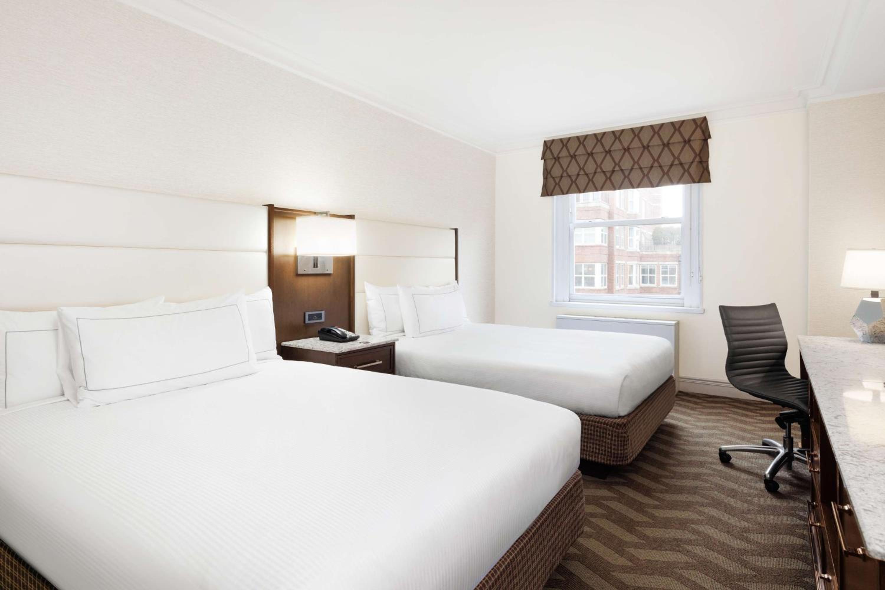 Superior Queen Room with Two Queen Beds - Photo 5