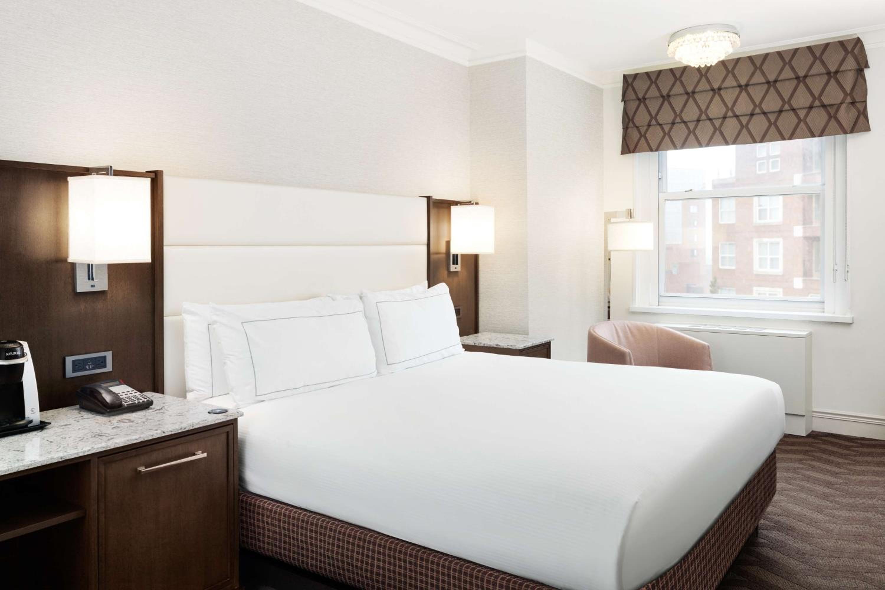 Superior King Room - Photo 4