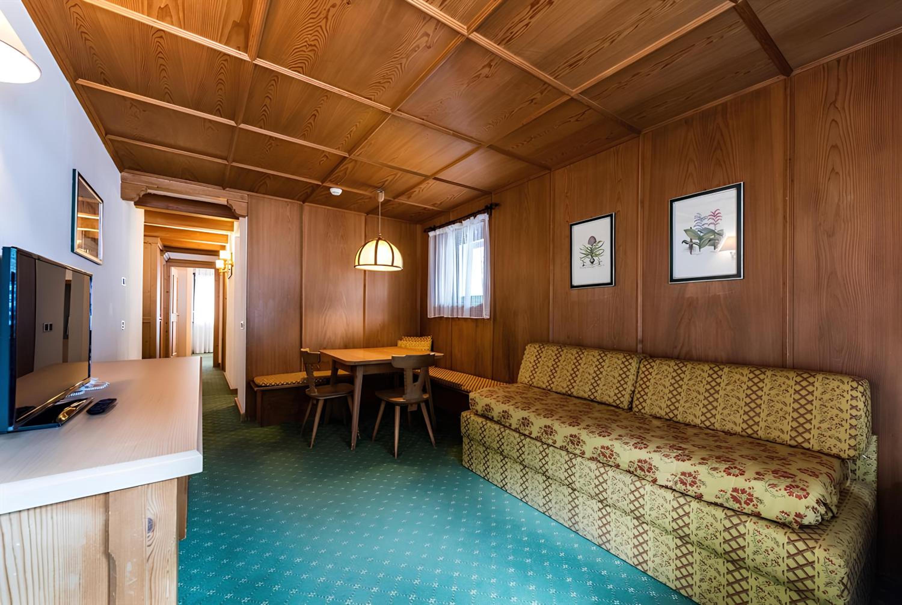 Economy One-Bedroom Apartment (4 People)