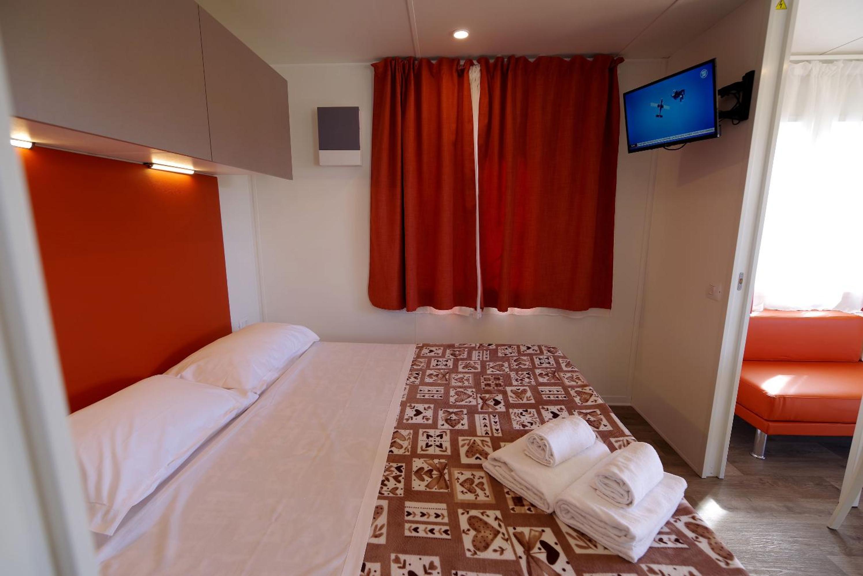 Deluxe Room - Photo 1