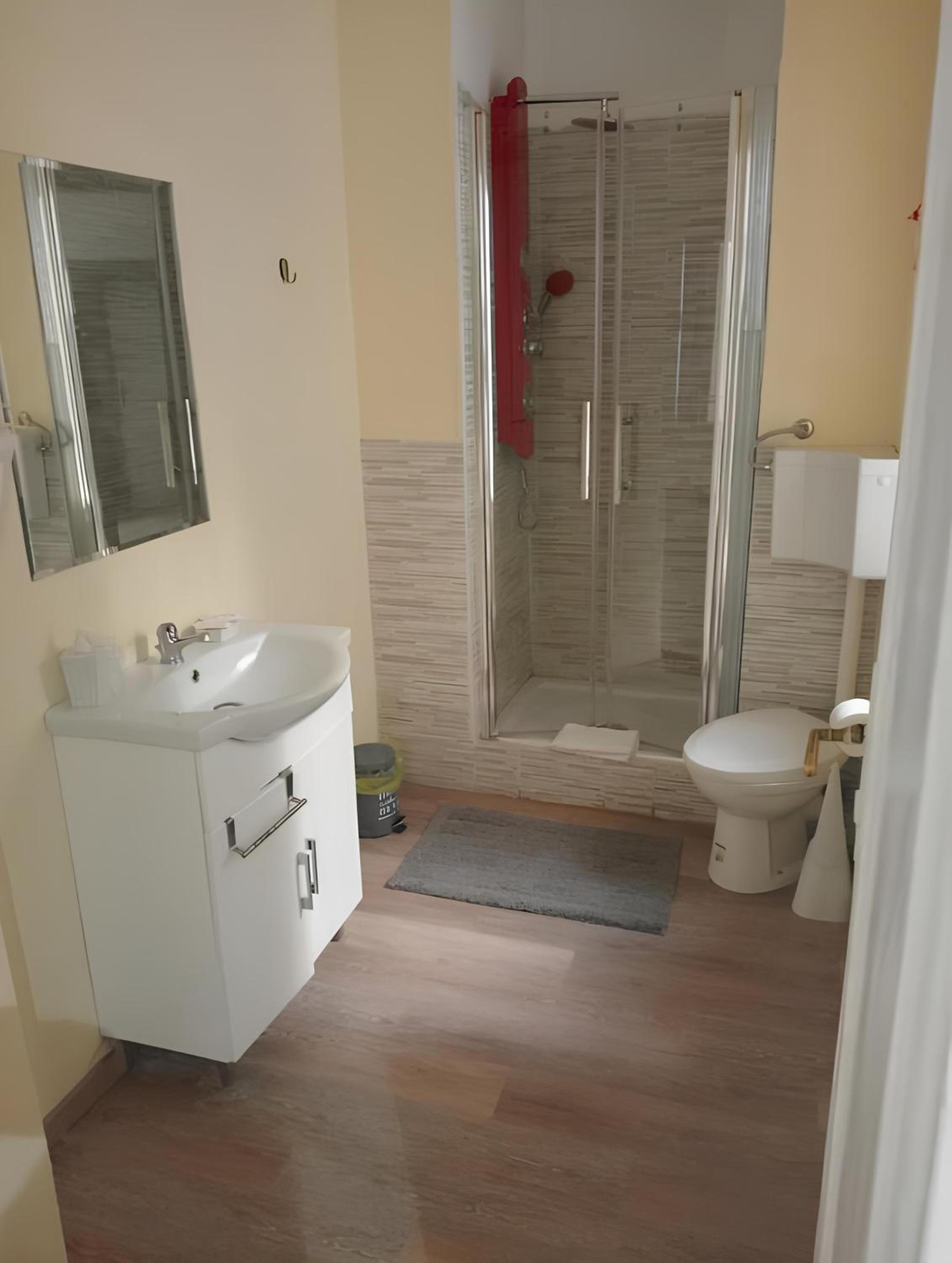 Double Room - Photo 3
