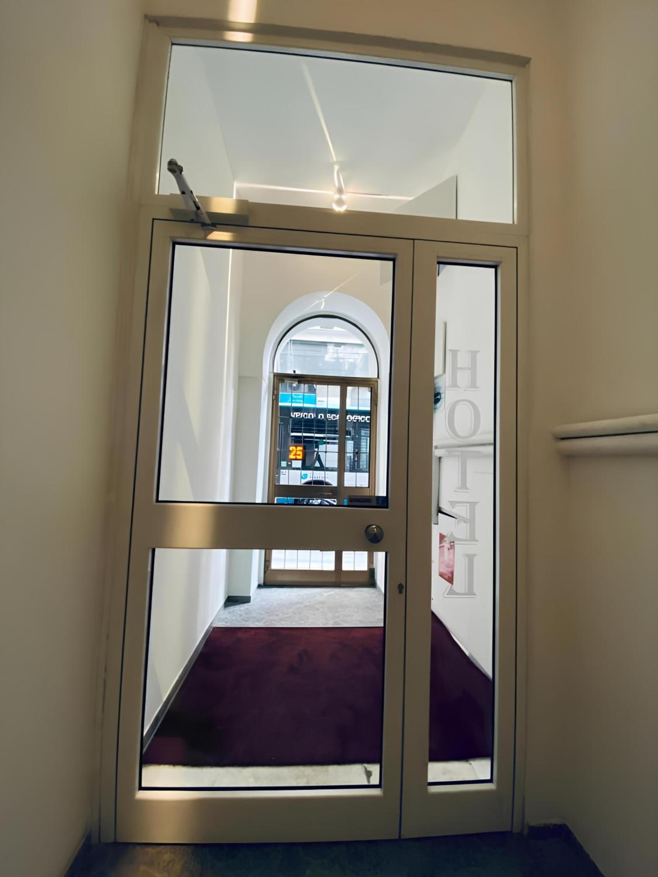 Double Room - Photo 5