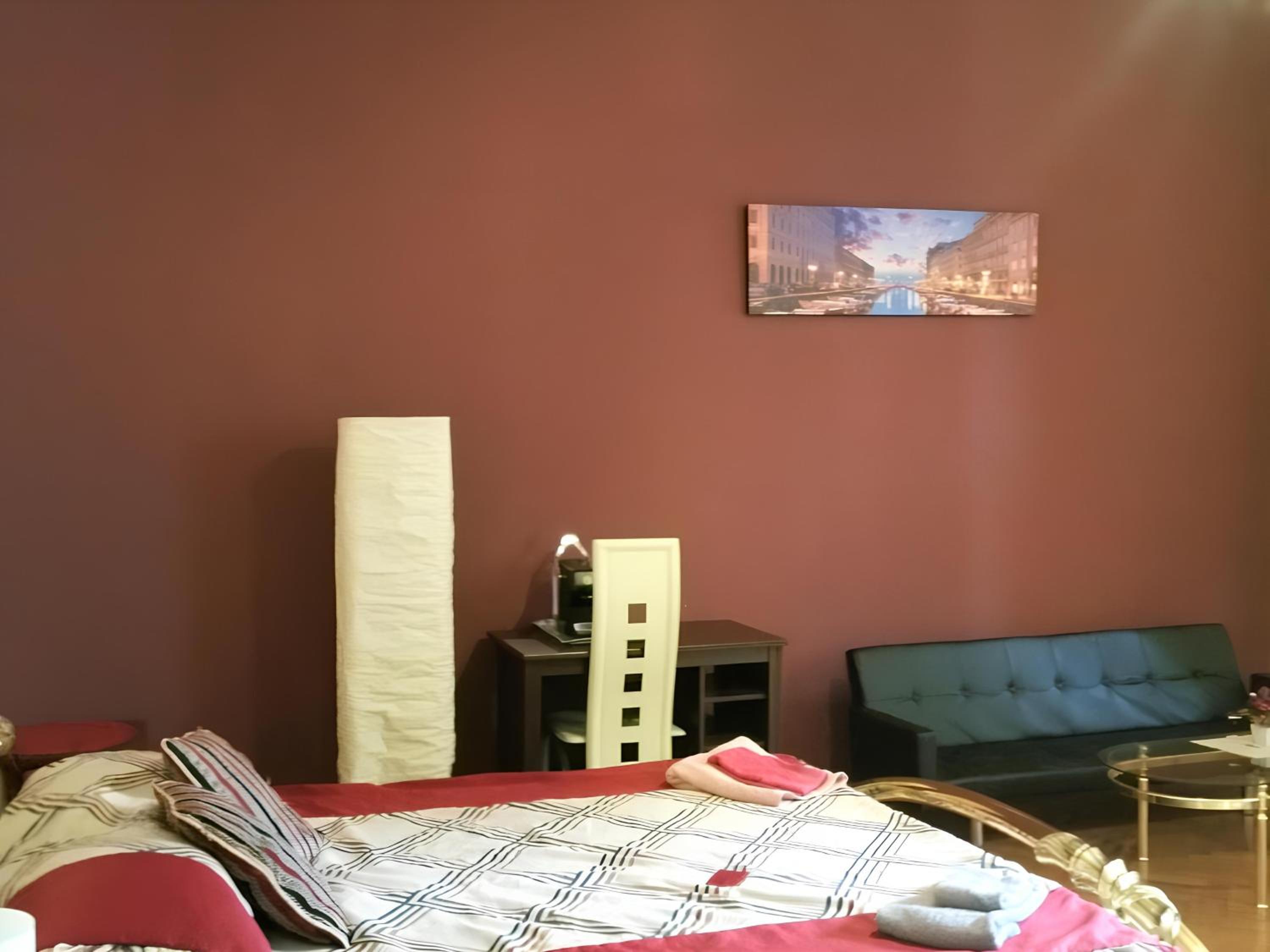 Double Room with Private External Bathroom - Photo 6