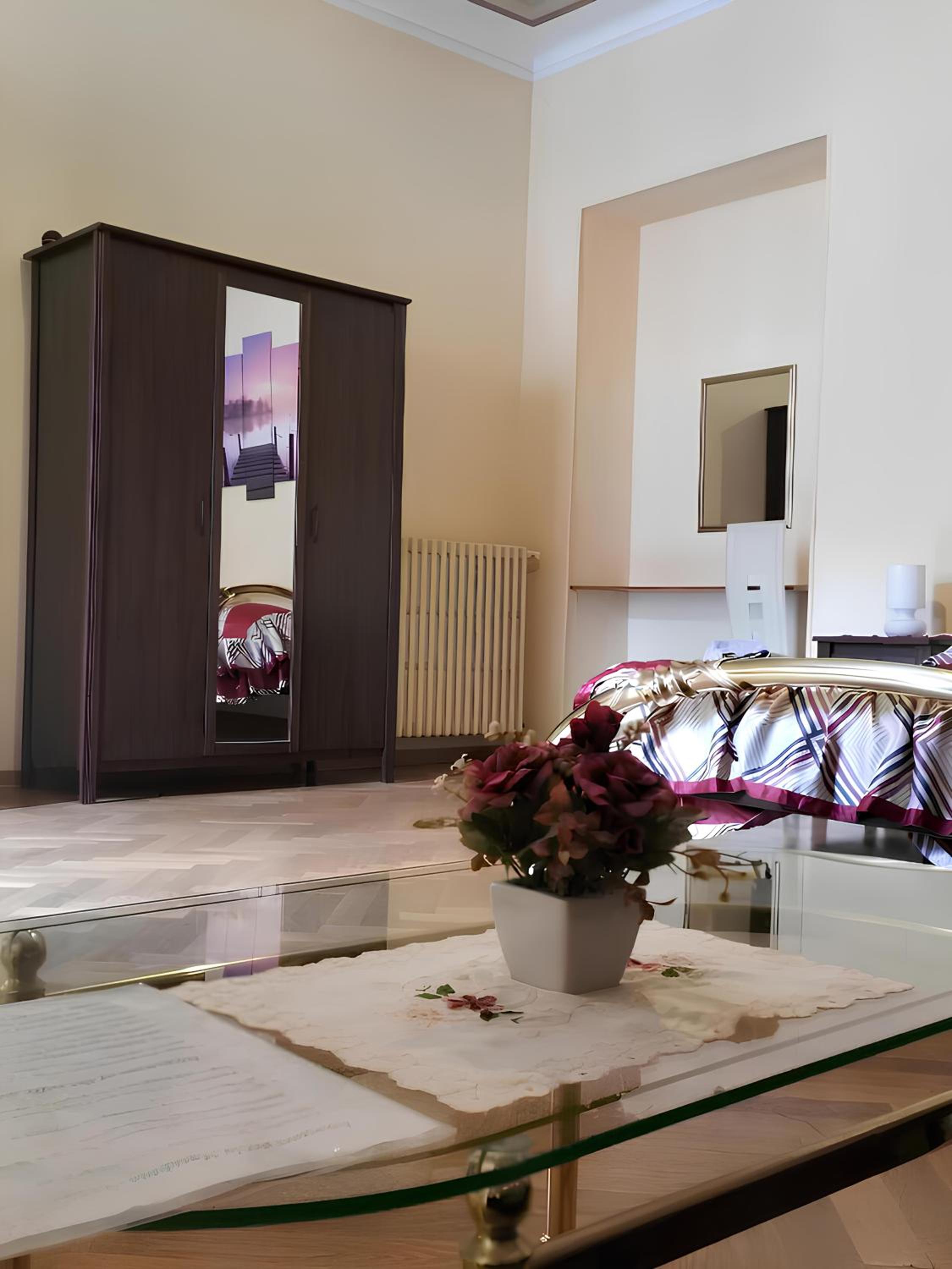 Double Room with Private Bathroom - Photo 5