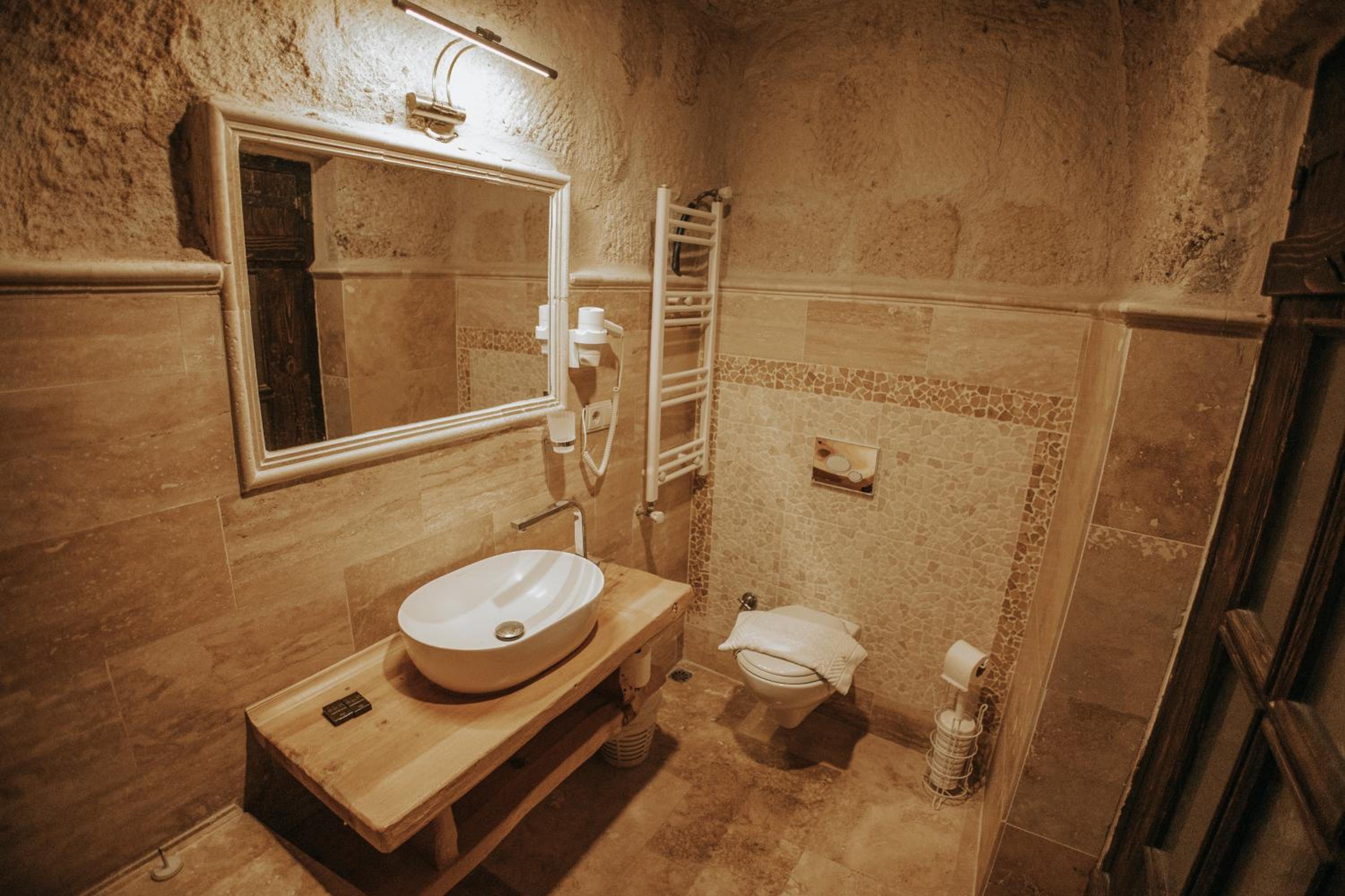 Deluxe Cave Room - Photo 4