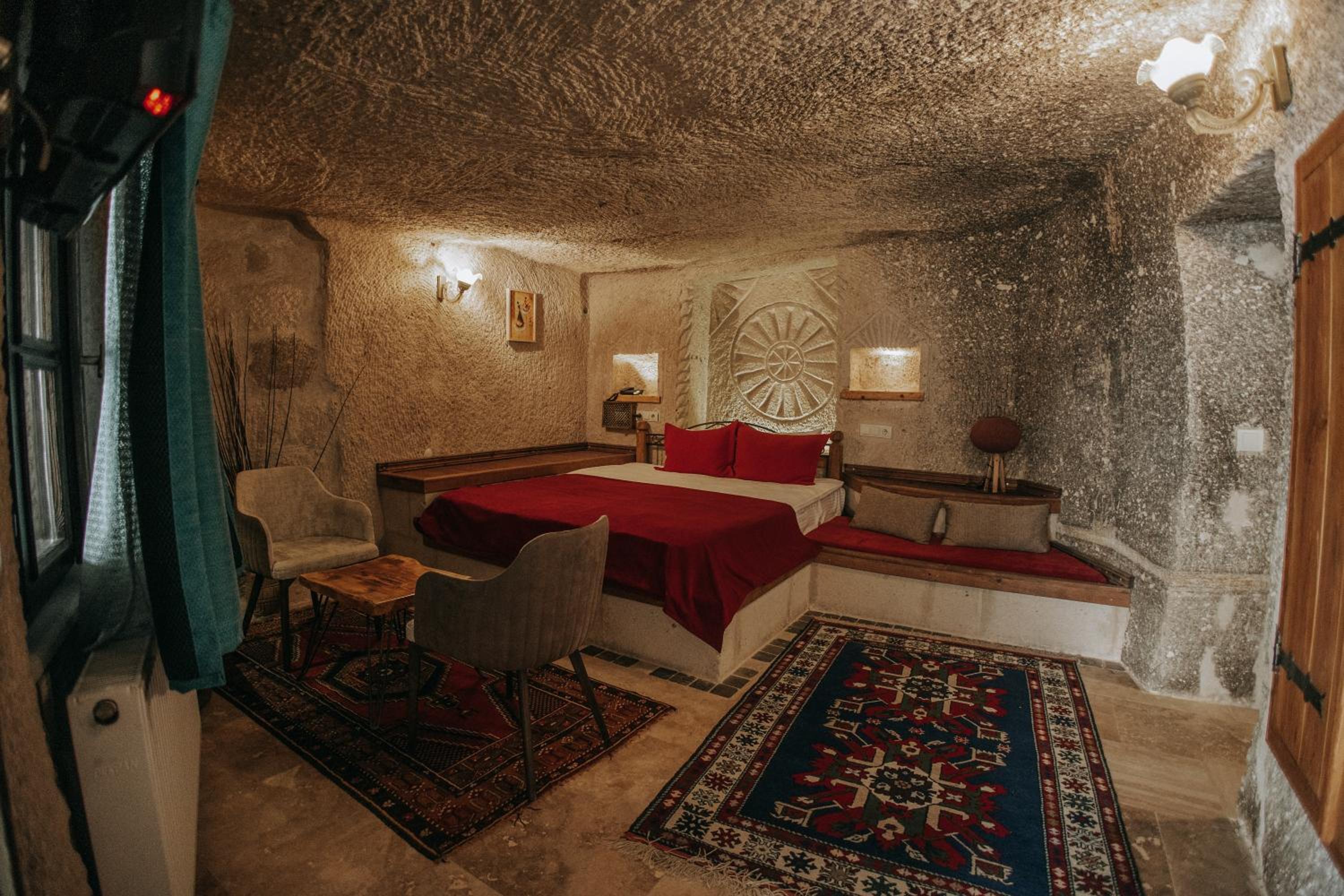 Deluxe Cave Room - Photo 1