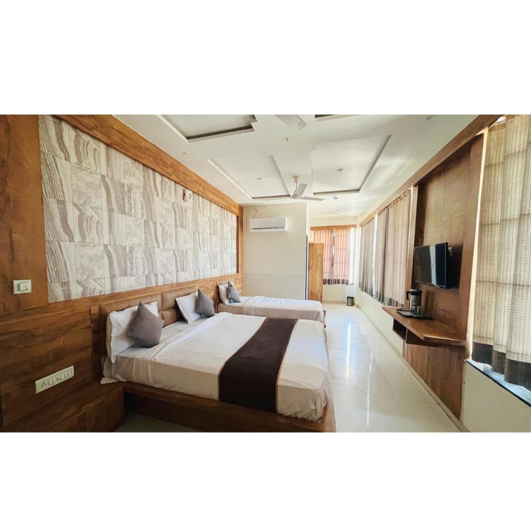 Deluxe Triple Room