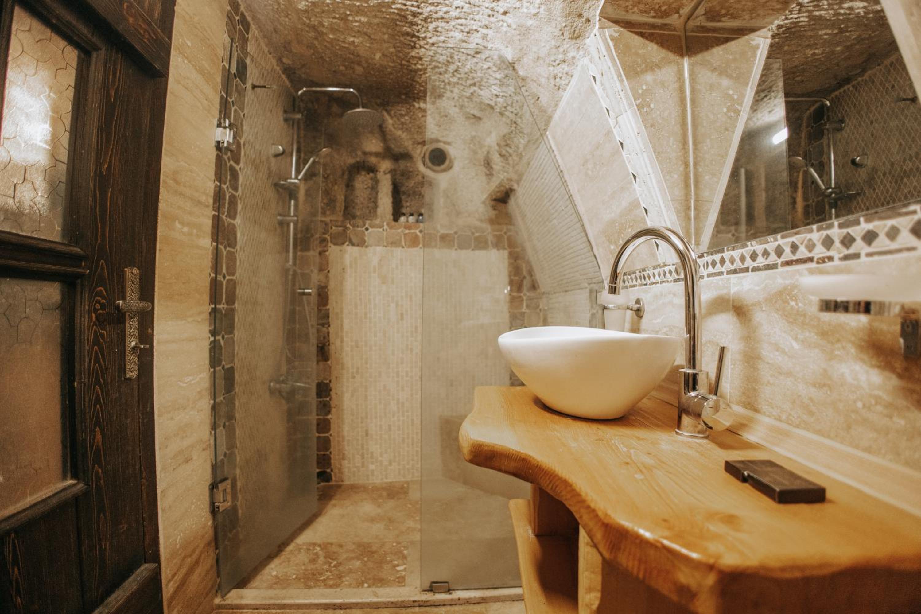 Standard Cave Room - Photo 3