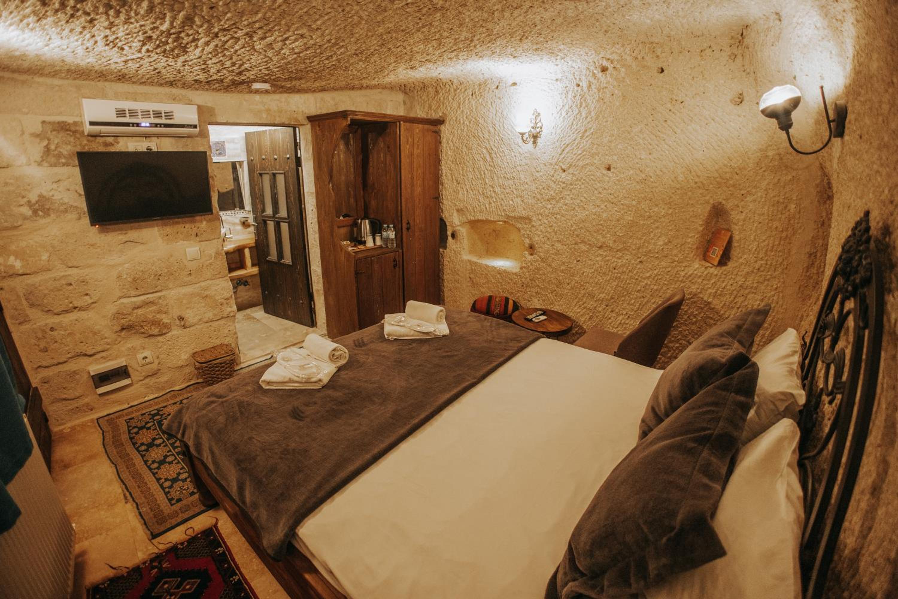 Standard Cave Room - Photo 5