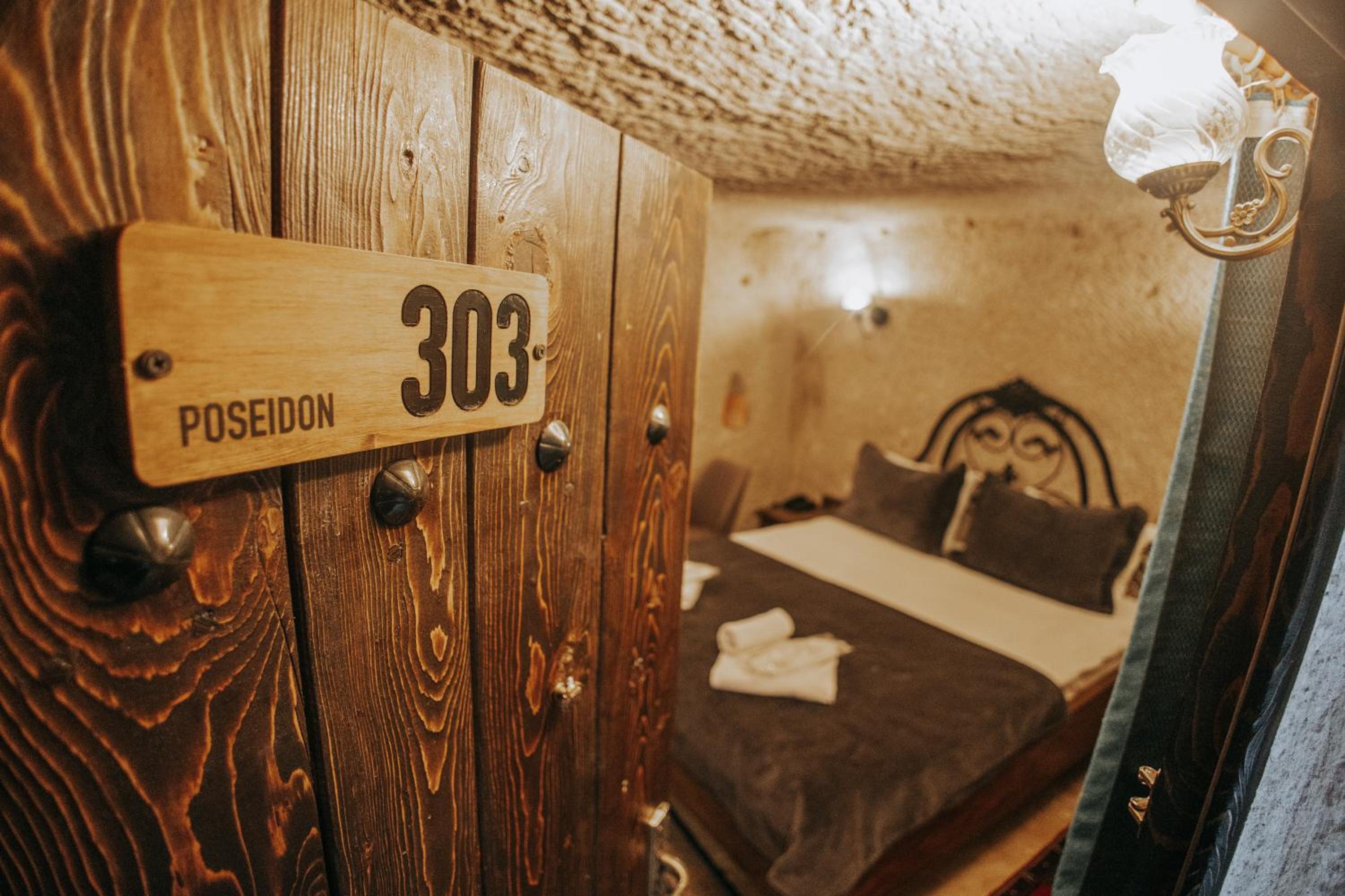 Standard Cave Room - Photo 1