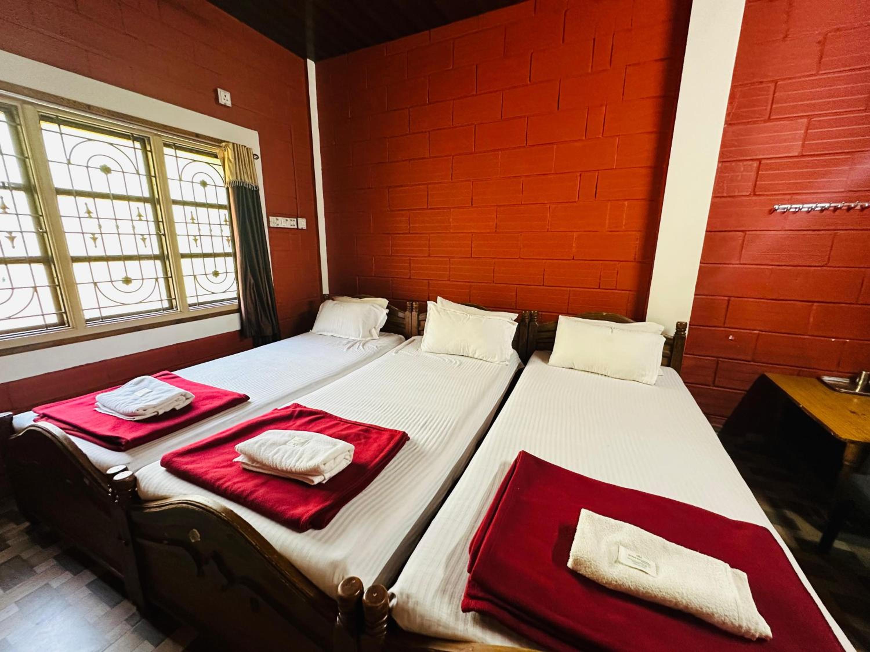 Triple Room - Photo 1