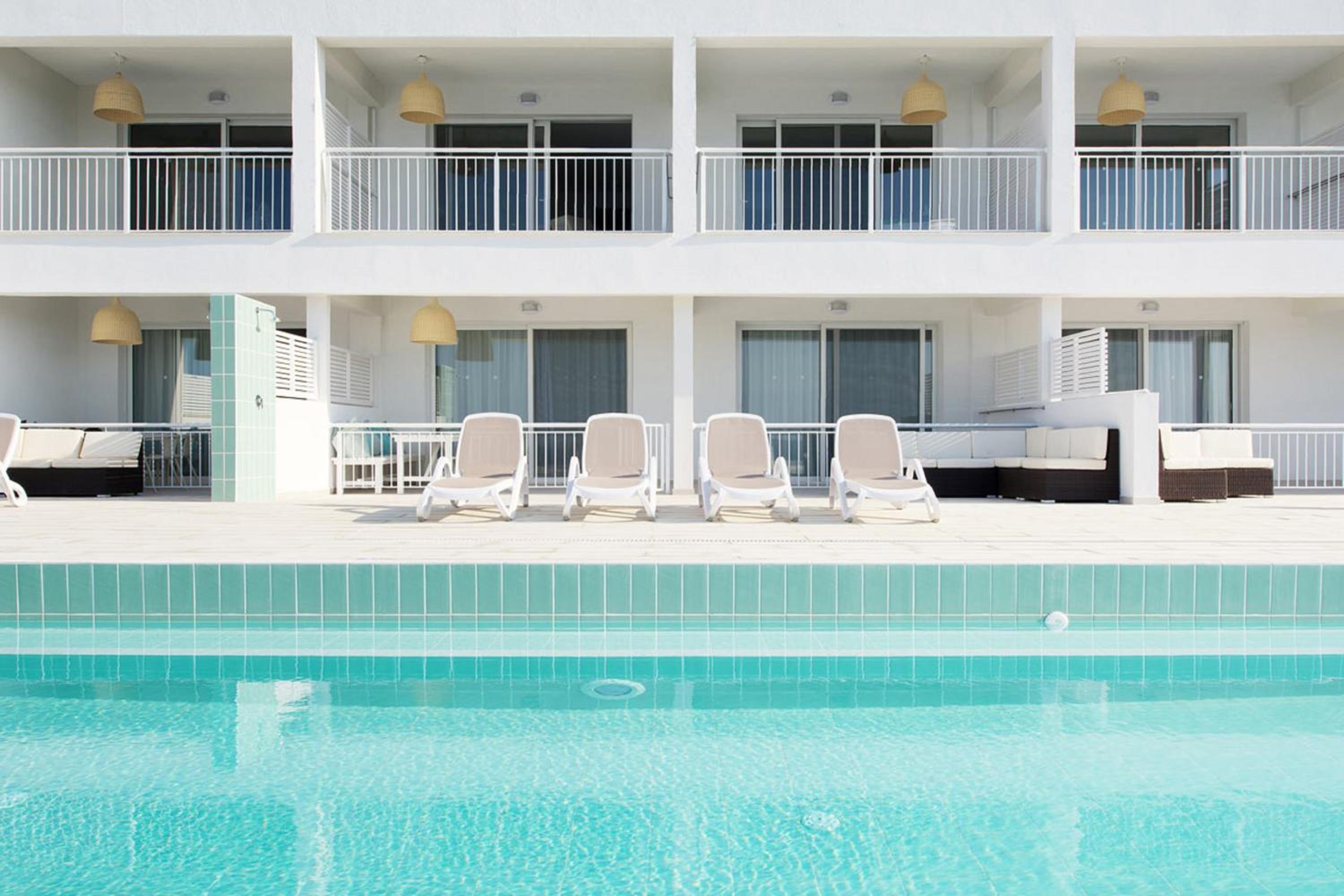 Two-Bedroom Apartment with Private Pool (3 Adults) - Photo 4
