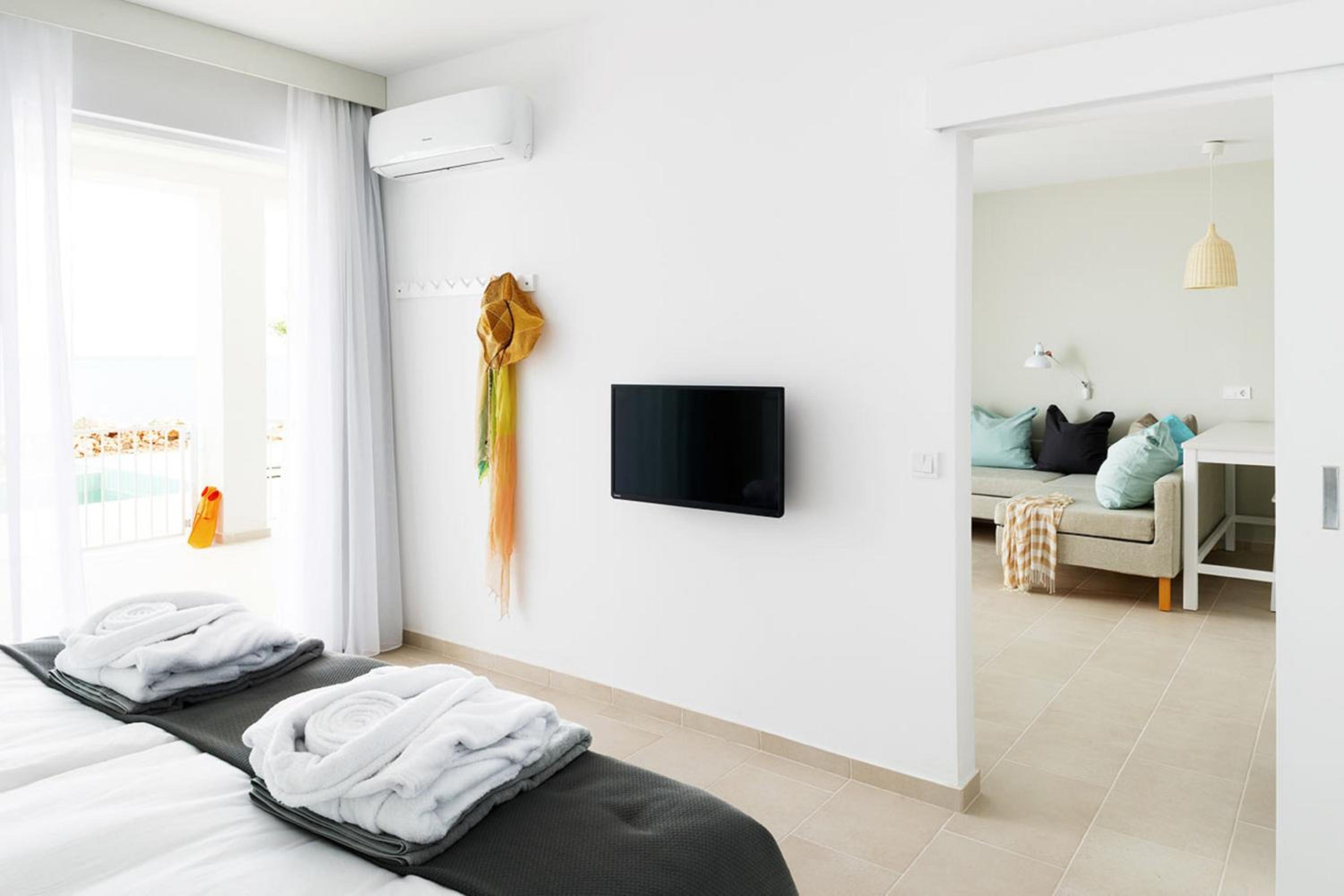 Two-Bedroom Apartment with Private Pool (3 Adults) - Photo 5