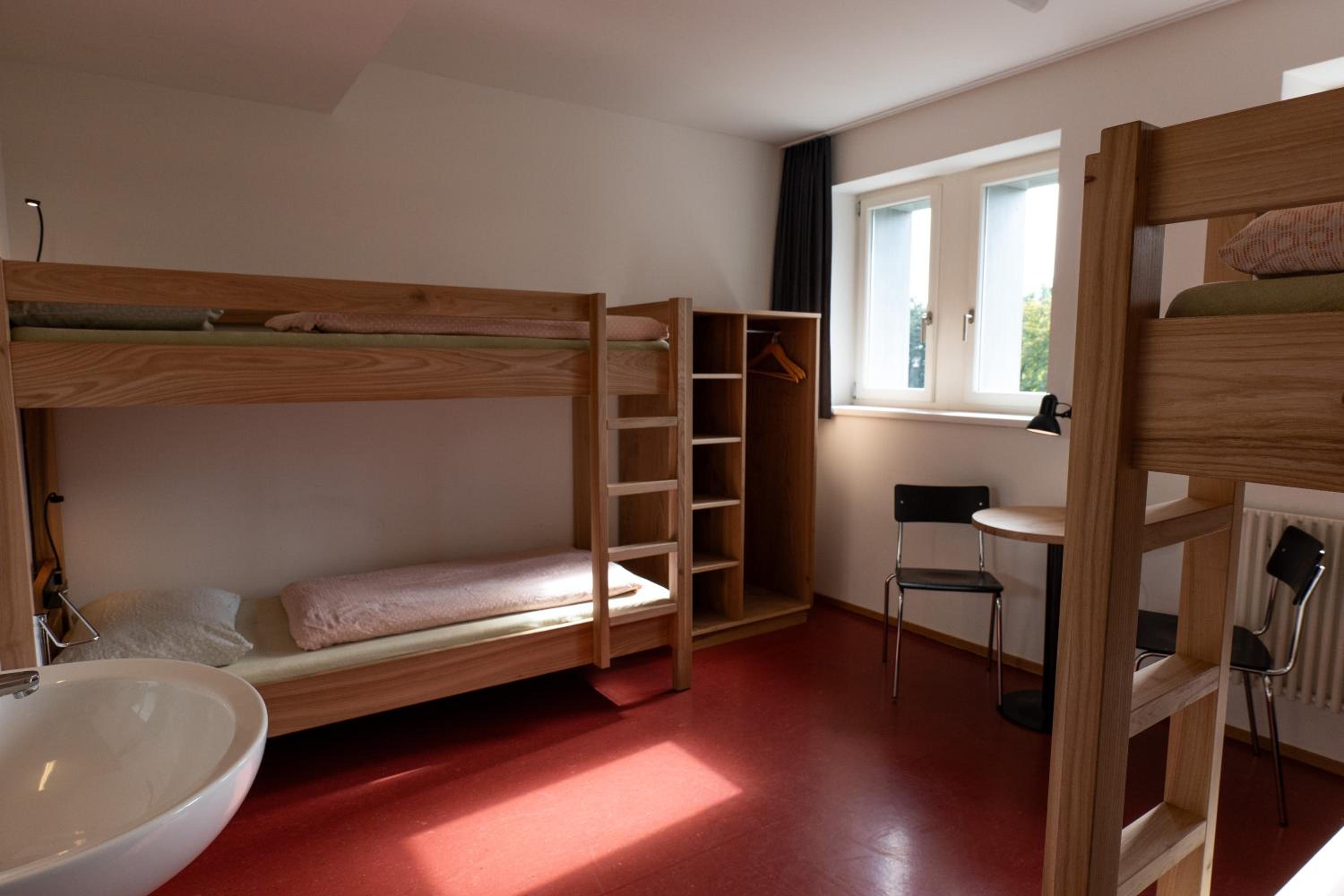 Quadruple Room with Shared Bathroom photo 2