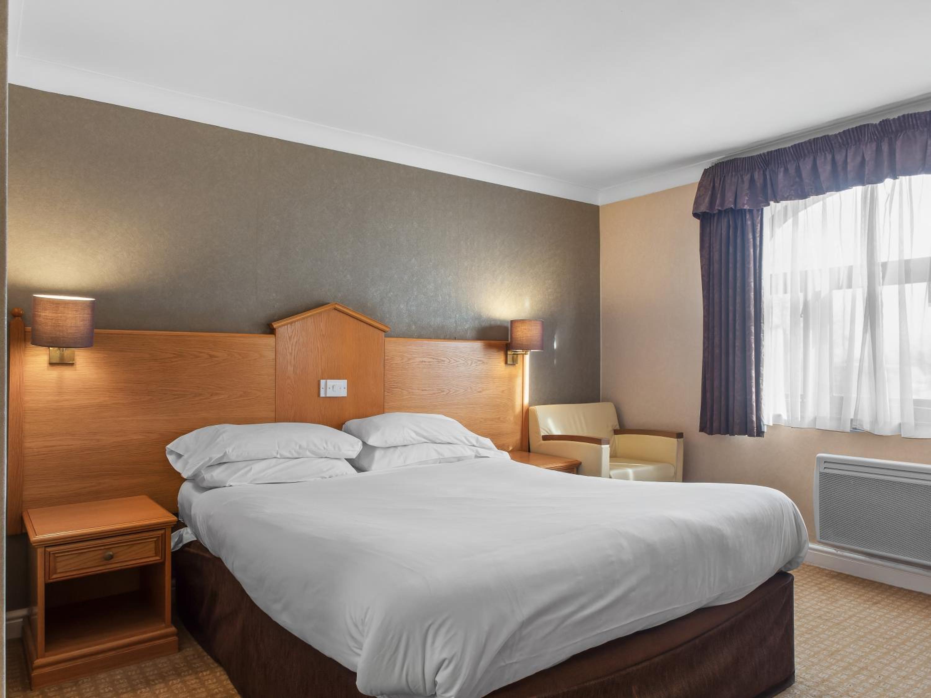 Standard King Room photo 2