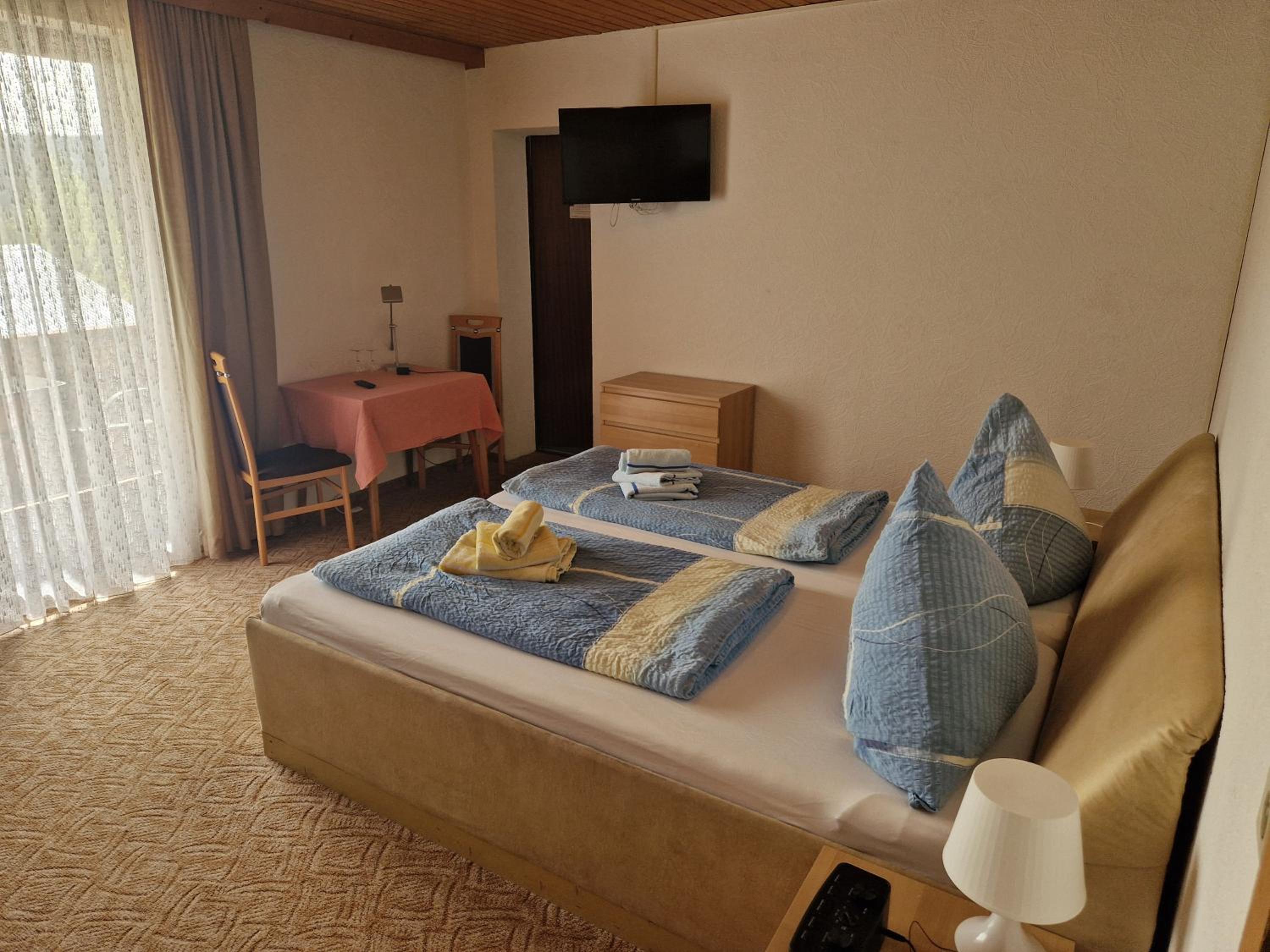 Double Room With Pool View photo 1