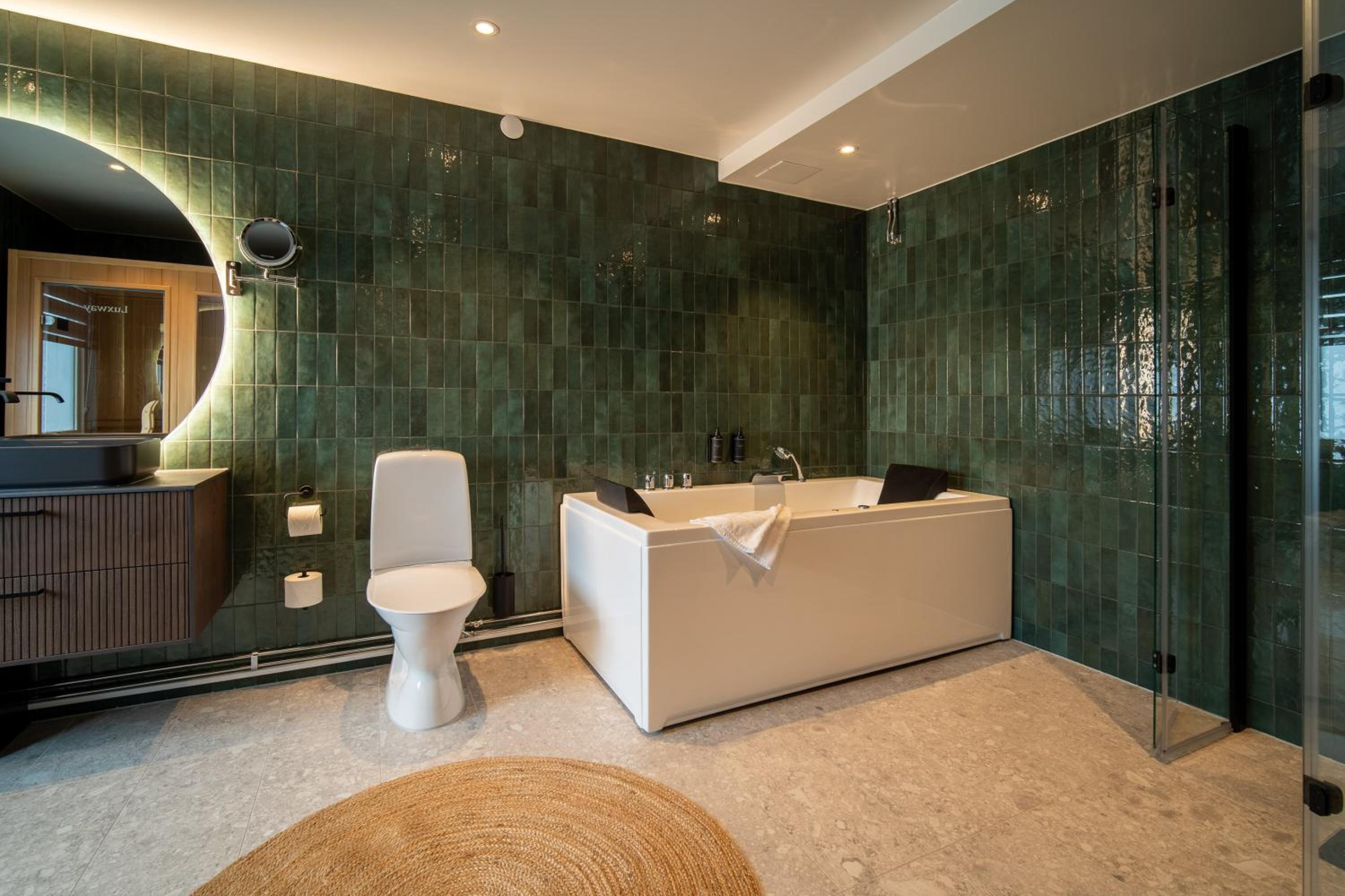 Suite - Photo 12