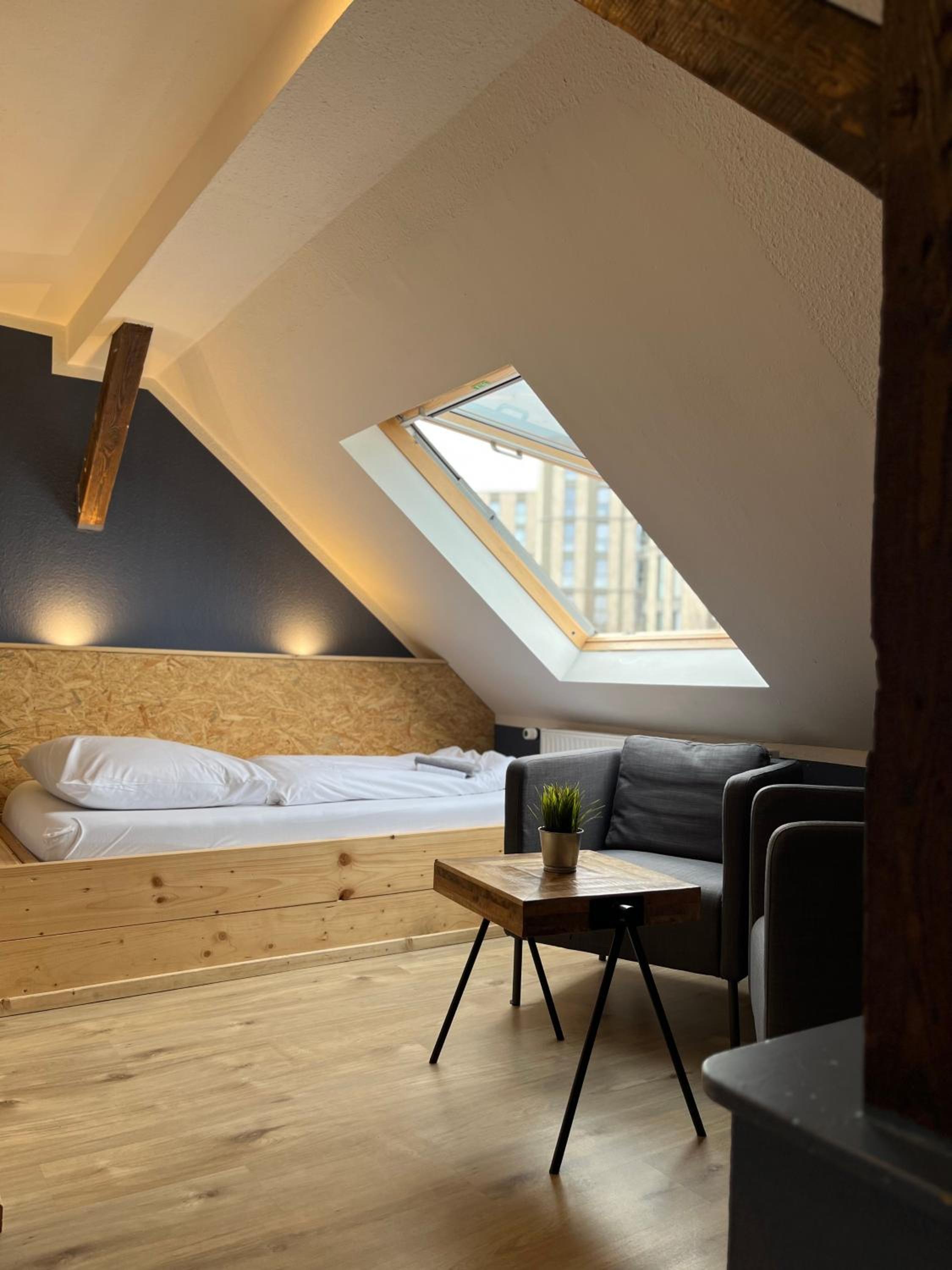 Twin Room with Private Bathroom photo 3