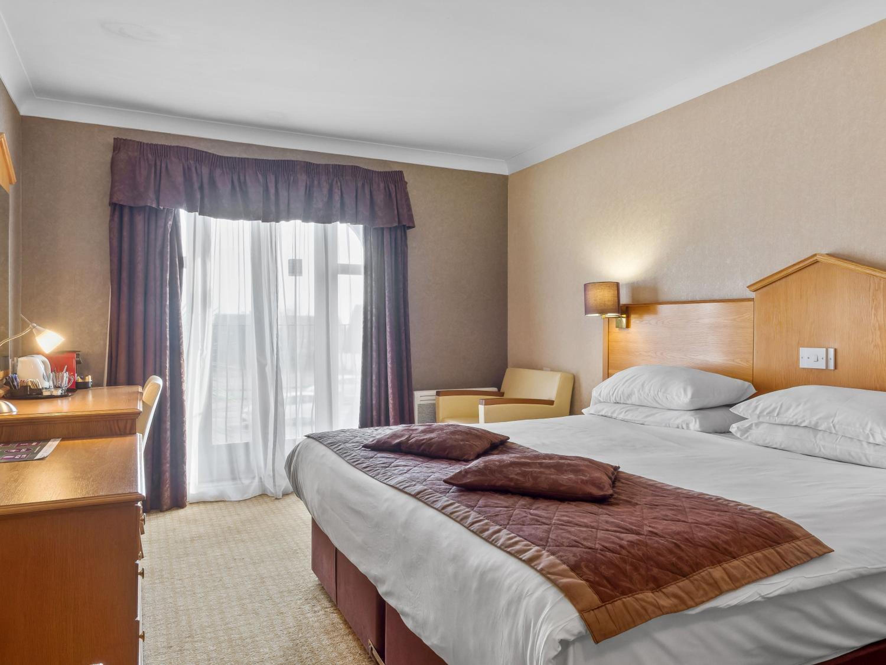 Standard Plus King Room with Juliet Balcony photo 1