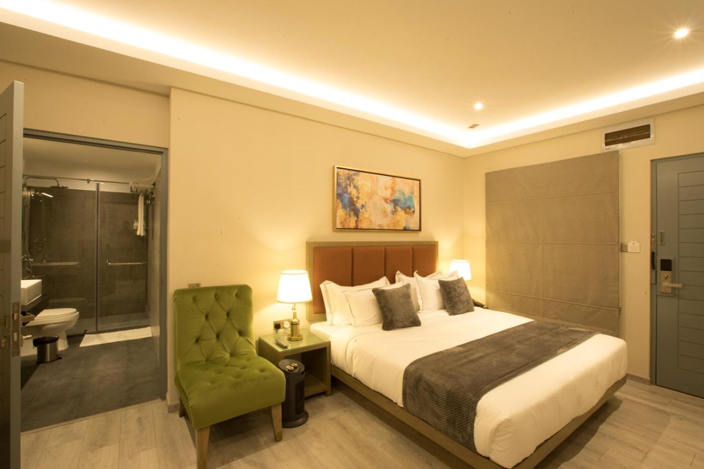 Deluxe Double Room photo 3