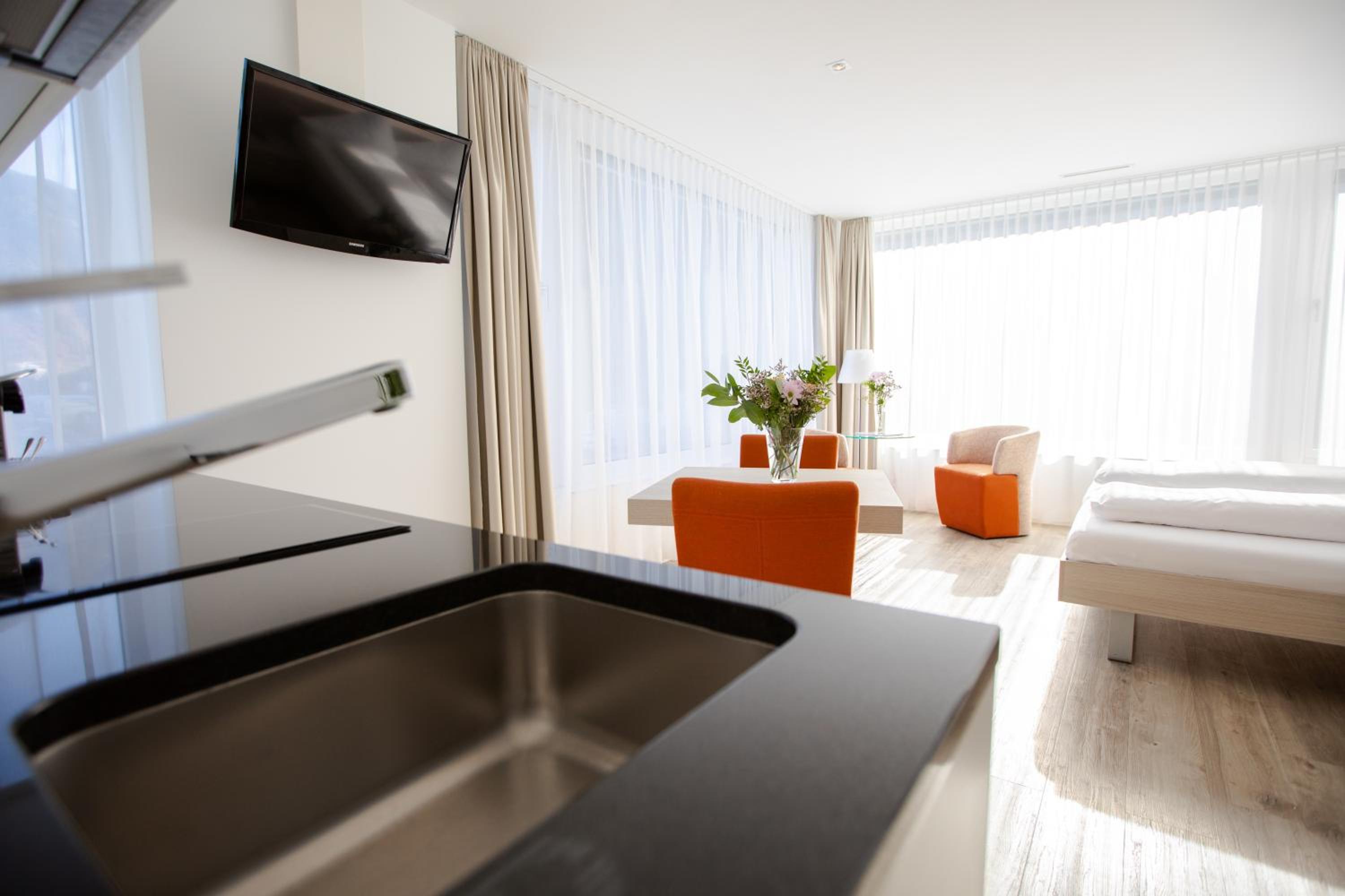 Deluxe Room with Two Zip Beds and Mountain View