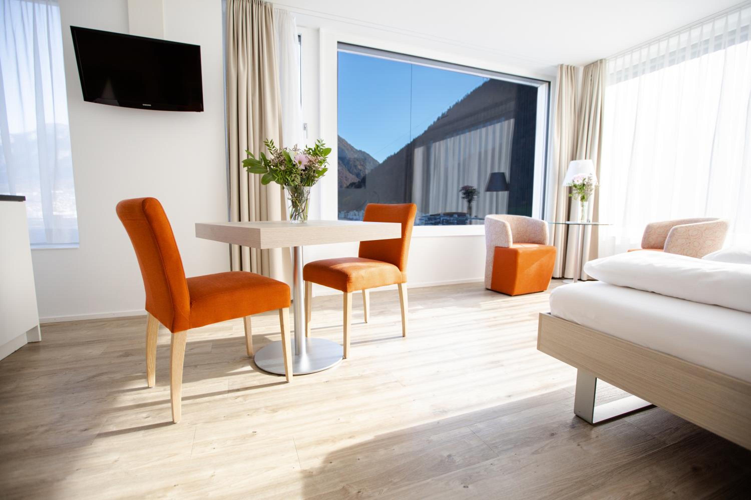 Deluxe Room with Two Zip Beds and Mountain View