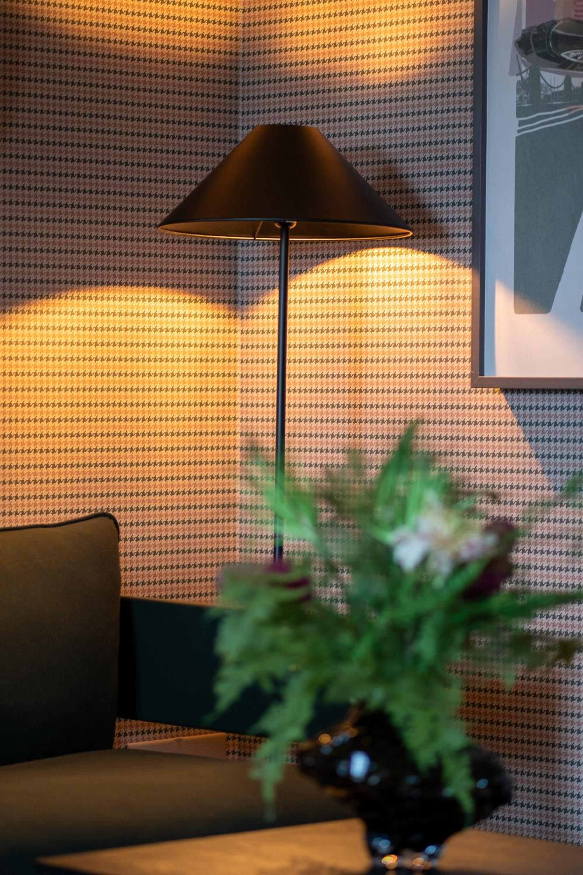 Suite - Photo 18
