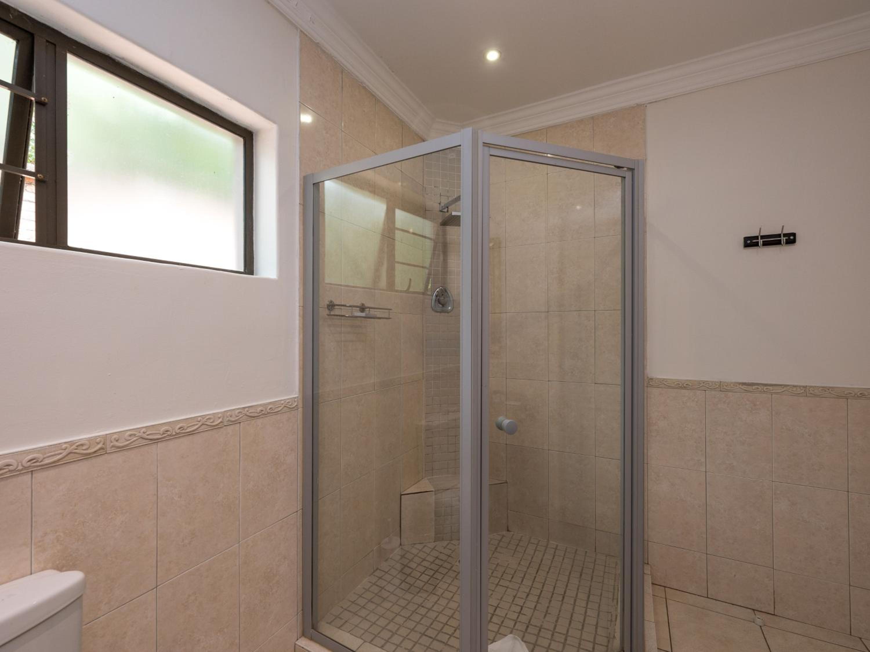 Standard Room - Photo 9