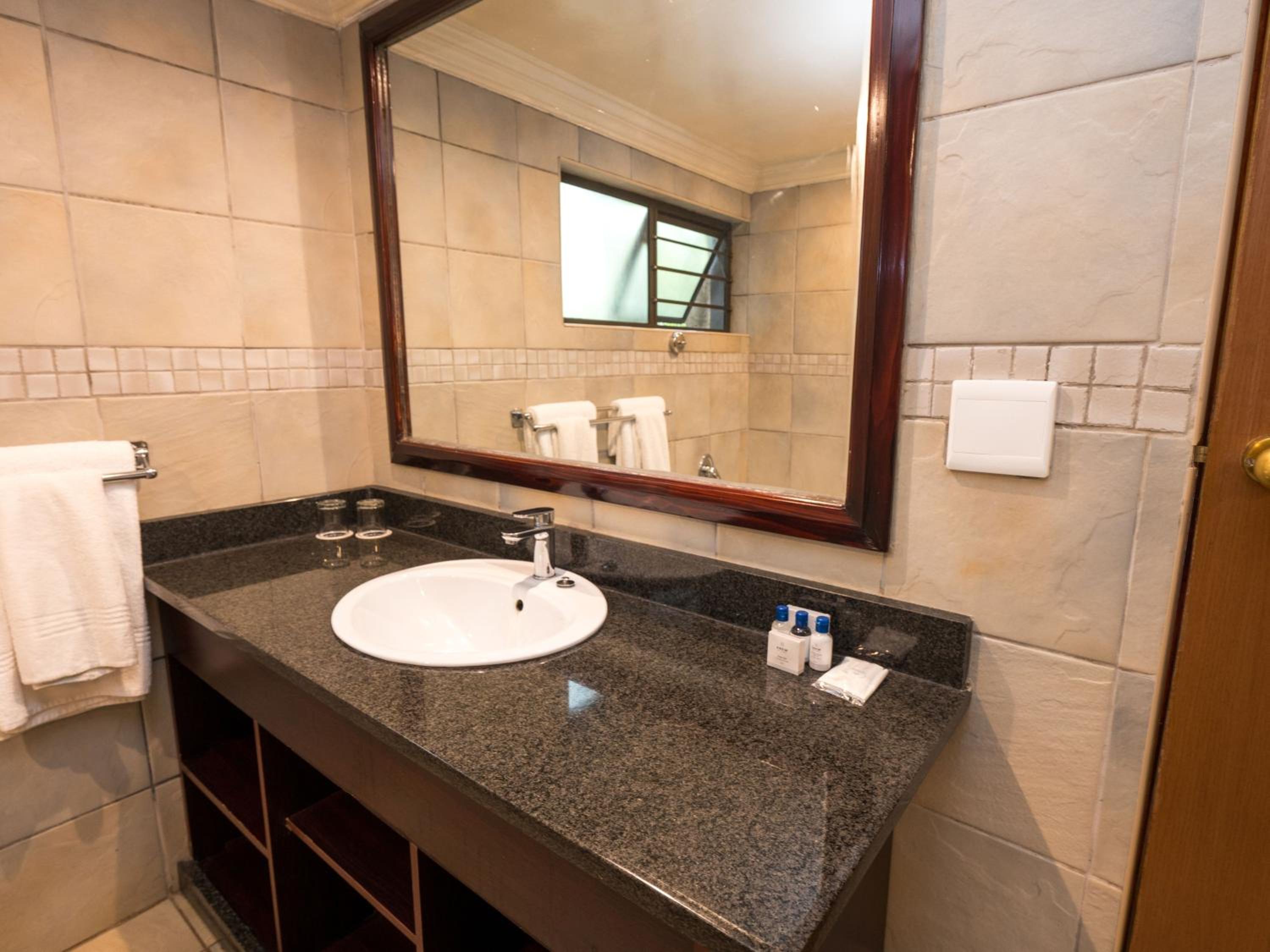Standard Room - Photo 10