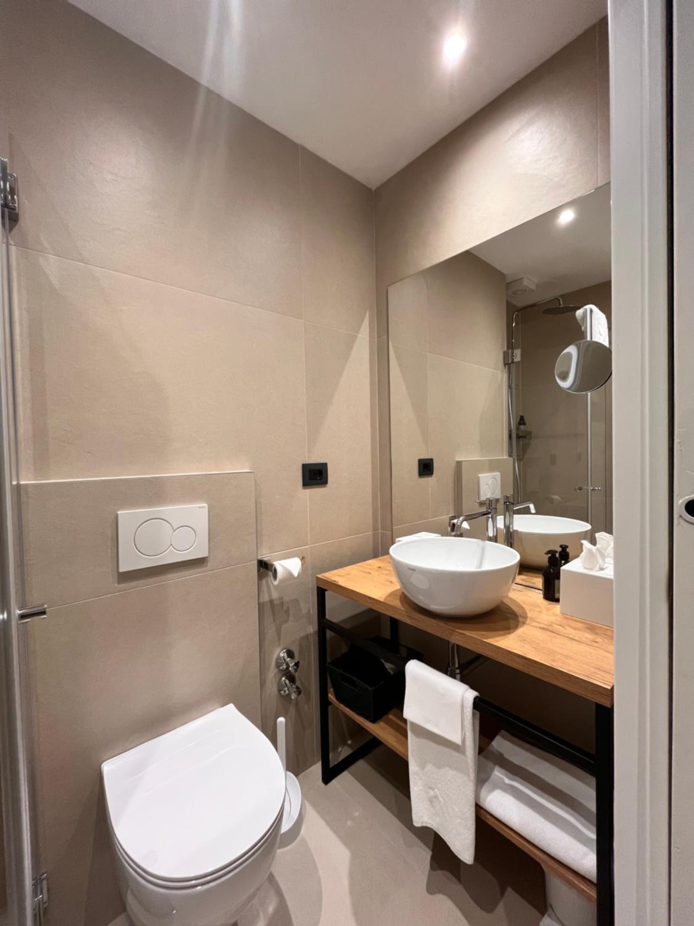 Single Room photo 2
