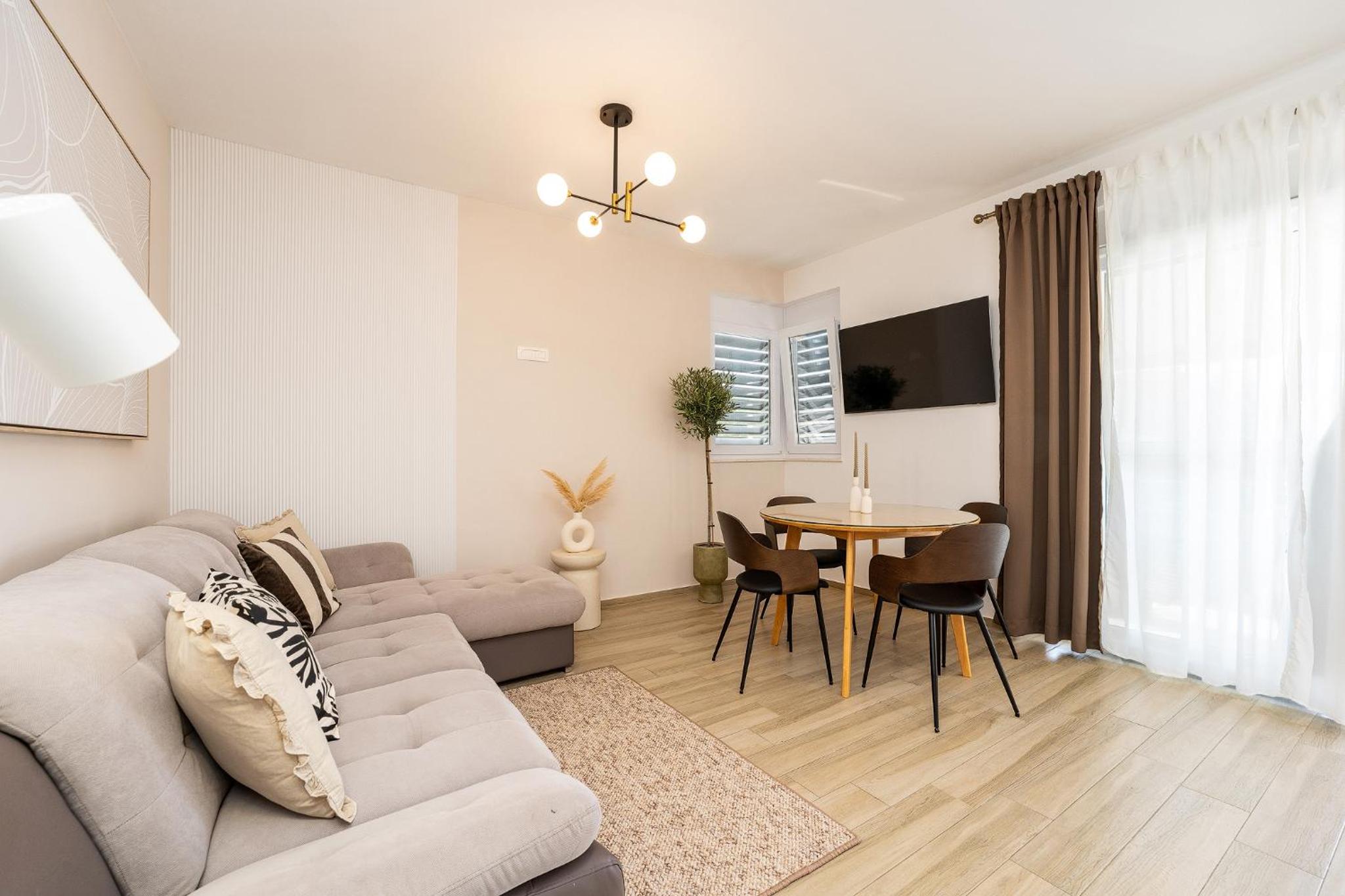 Apartment with Pool and Sea View photo 3