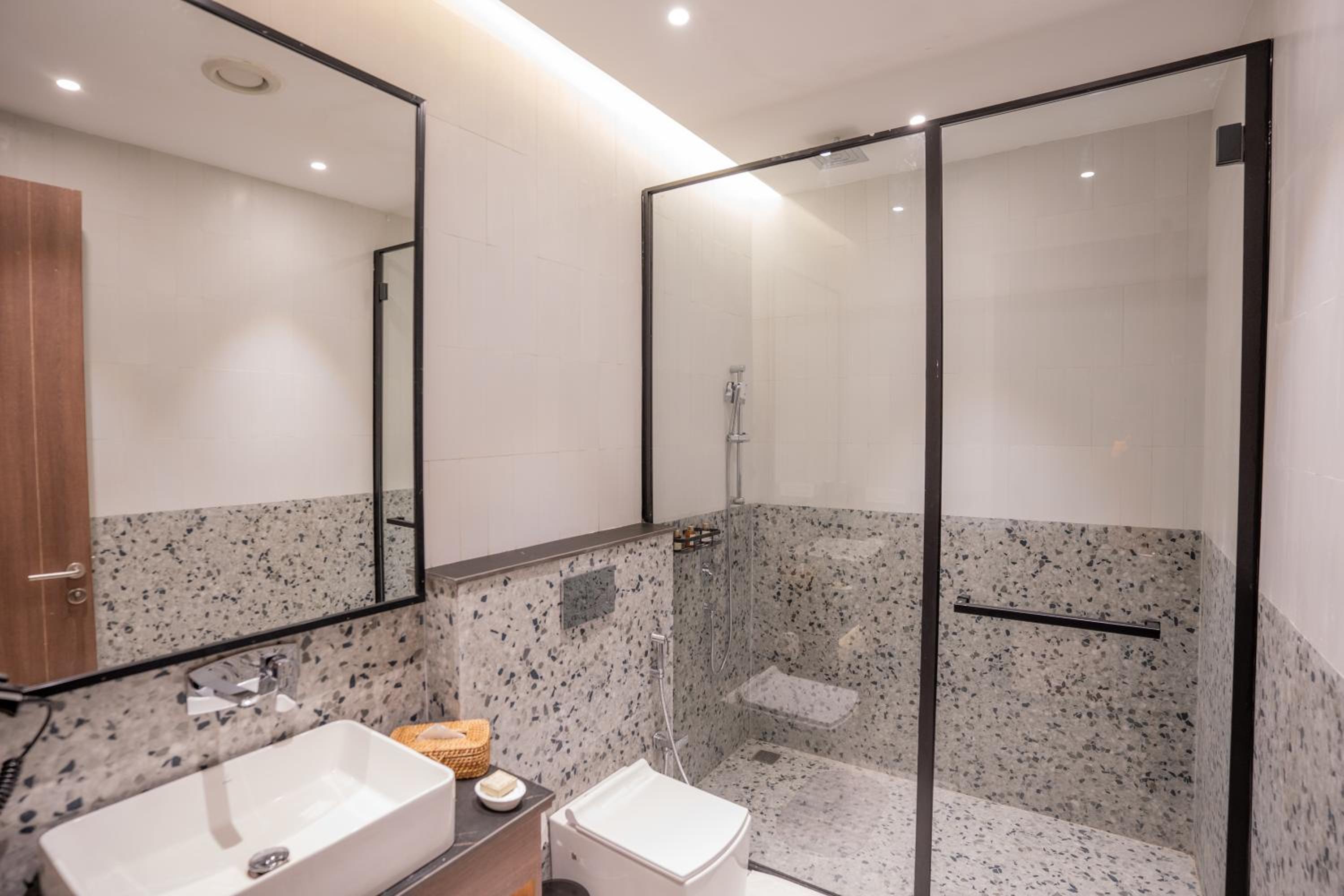 Orchid 3 BHK Family Suite with Balcony photo 3