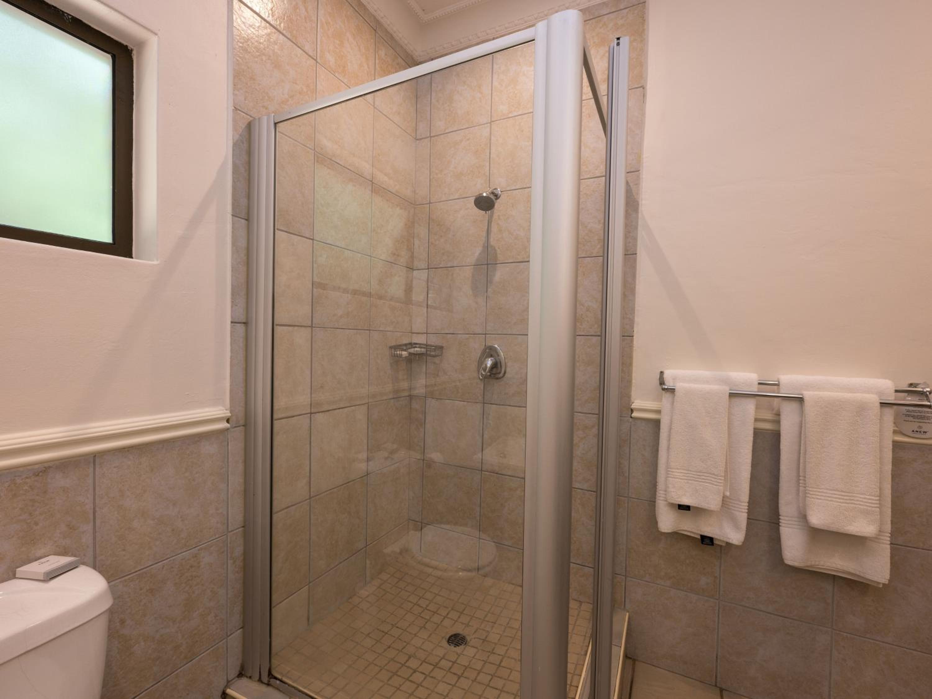 Executive Suite - Photo 3