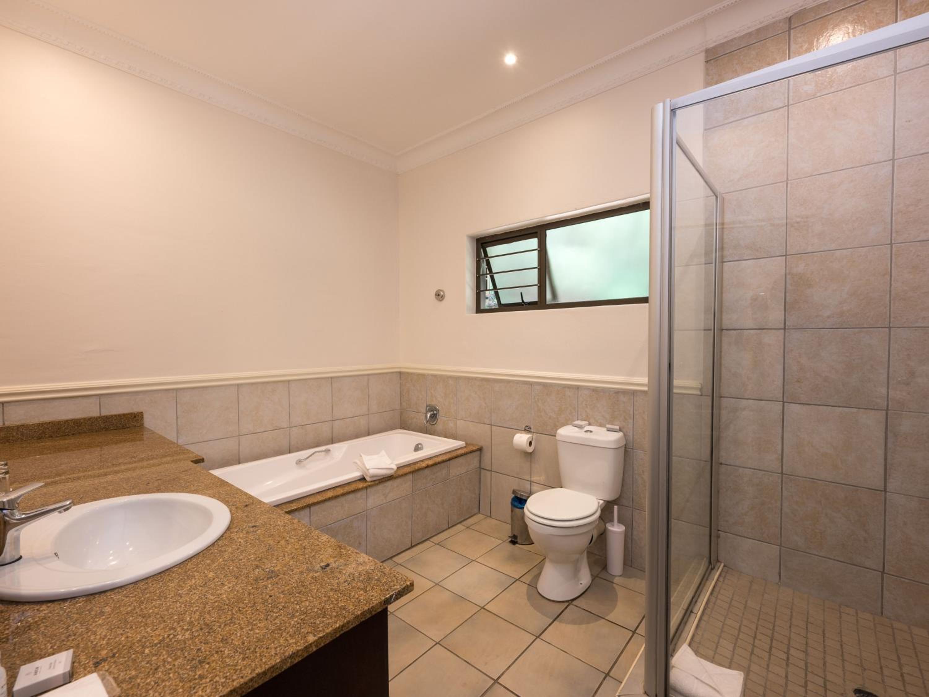 Executive Suite - Photo 15