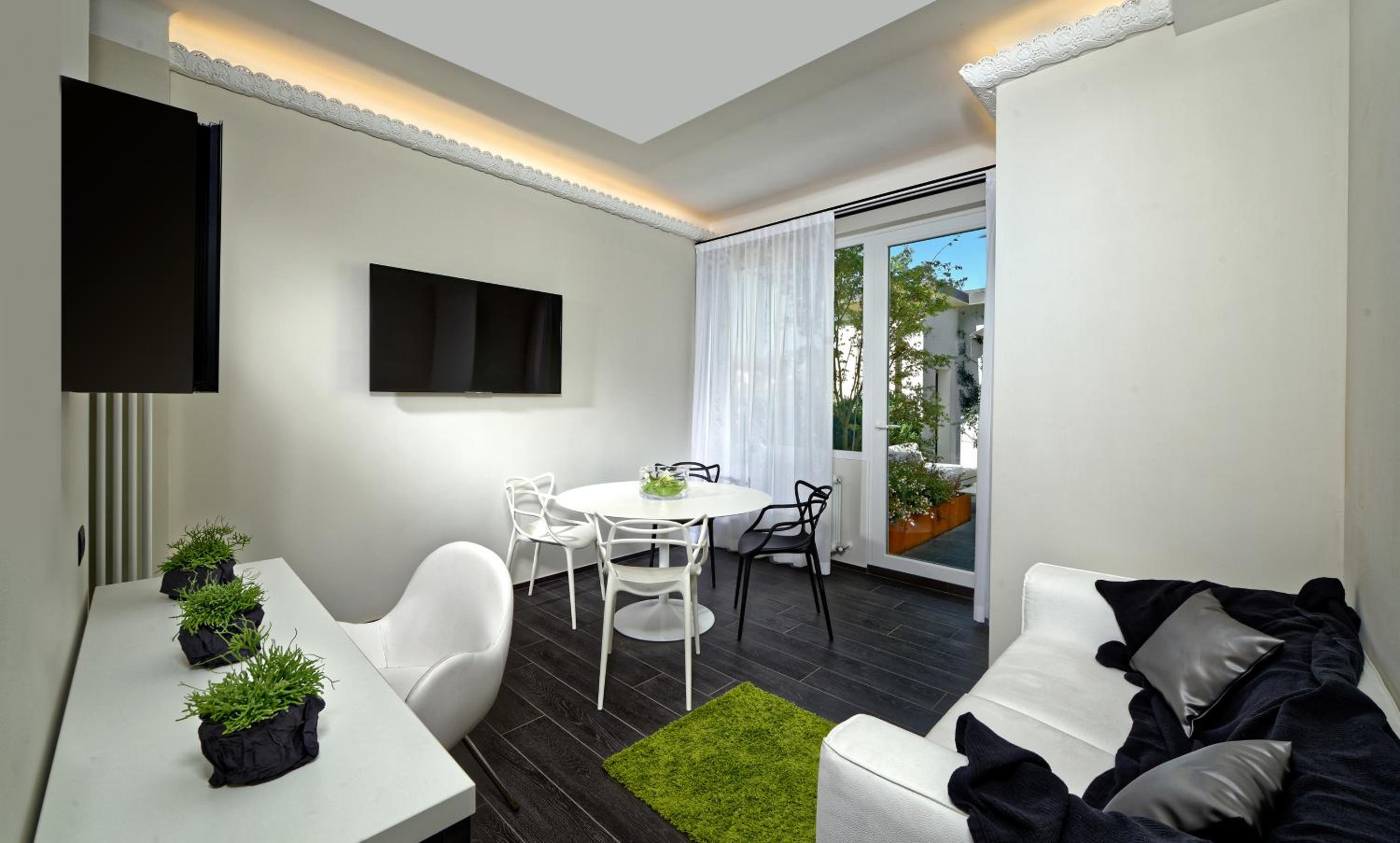 Relax in modern comfort with stunning outdoor views.