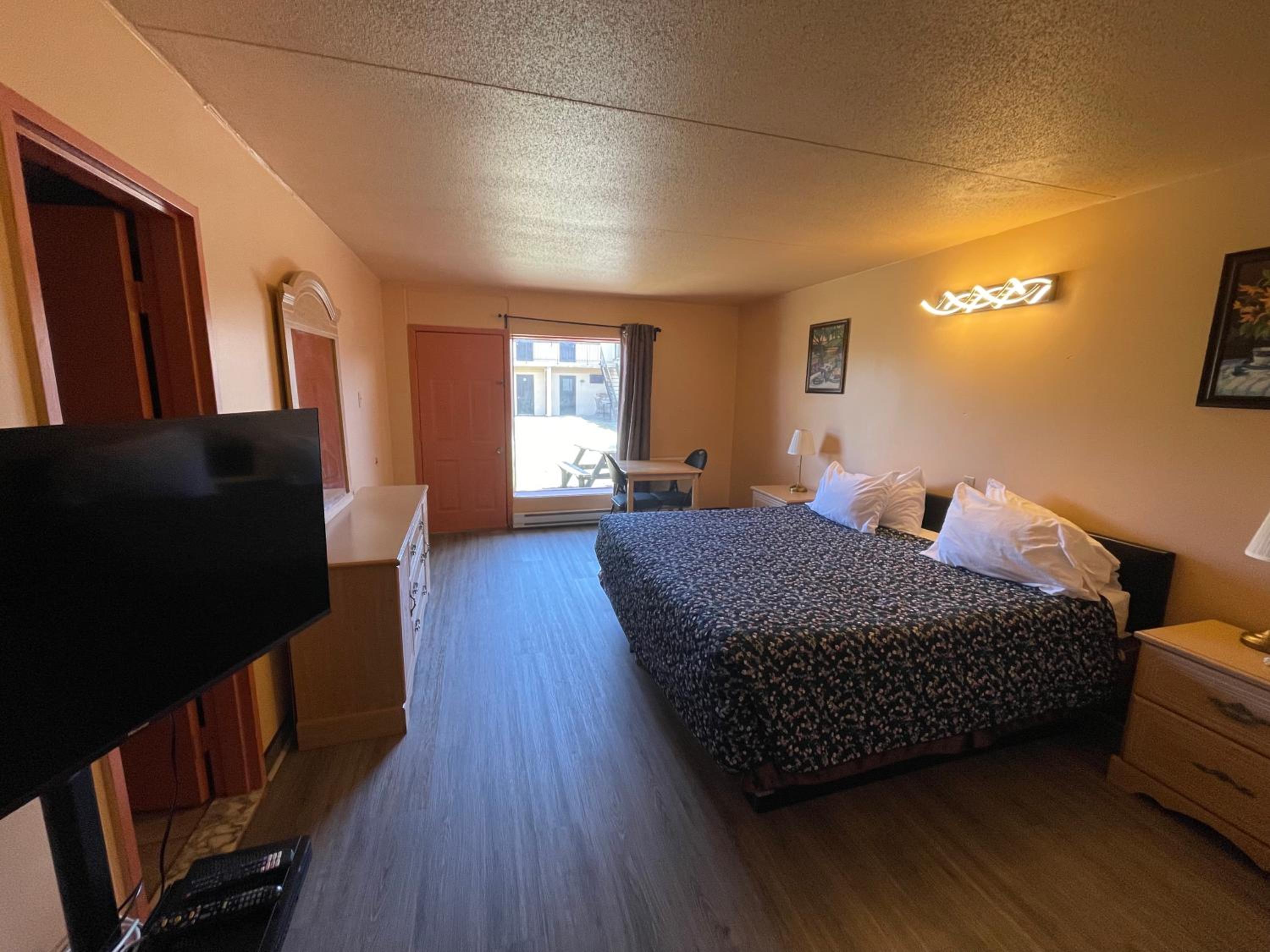 Standard Double Room with Two Double Beds photo 2