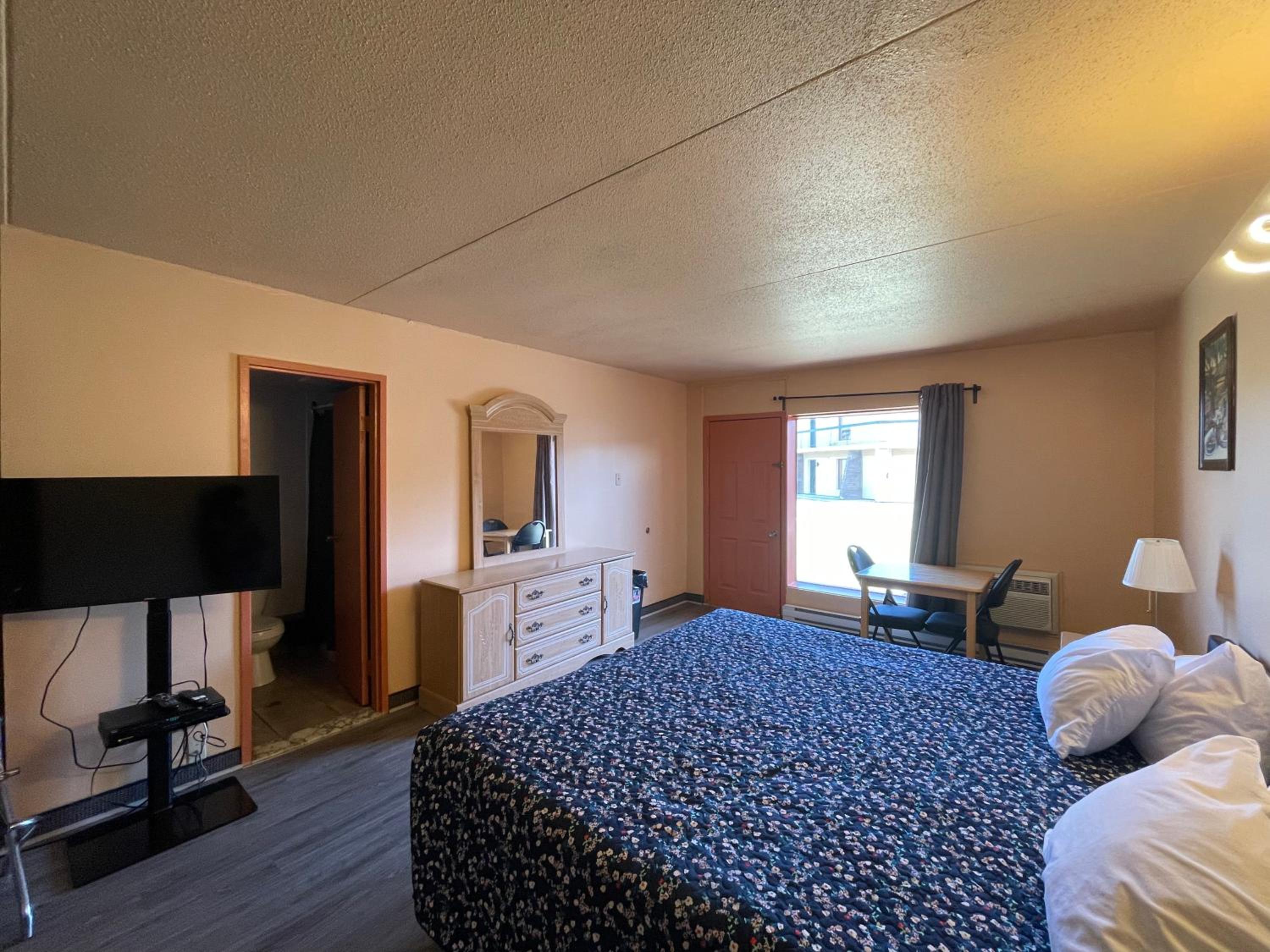 Standard Double Room with Two Double Beds photo 3
