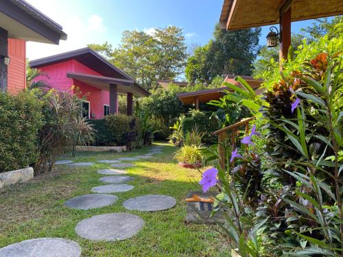 Triple Room with Garden View - Photo 1