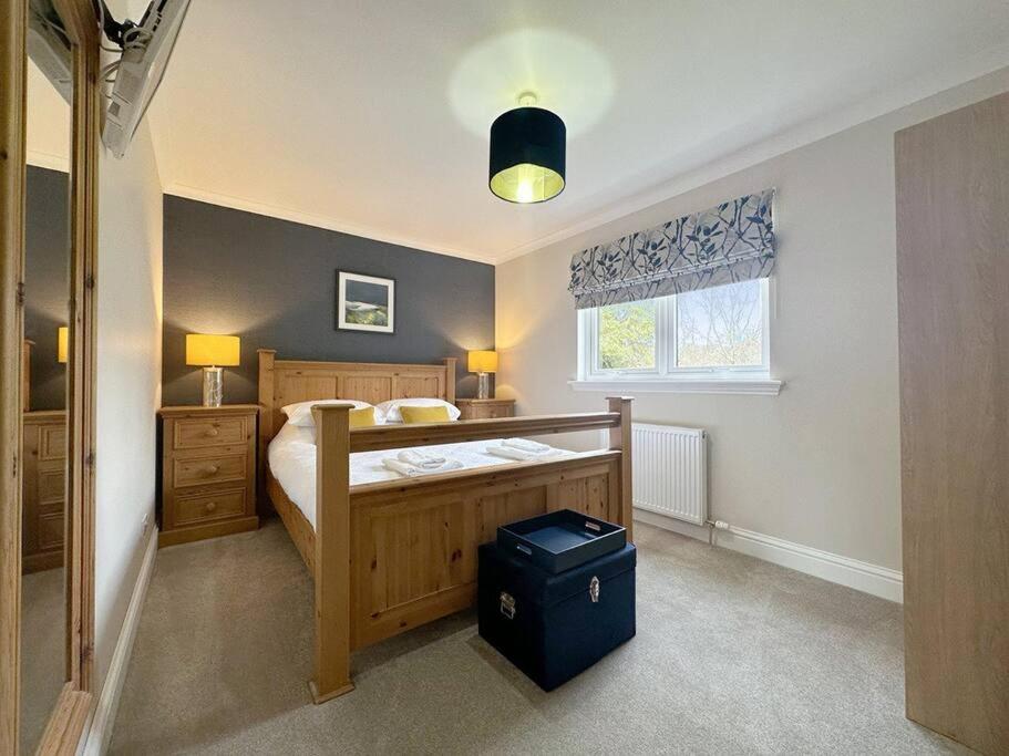 Three-Bedroom House photo 3